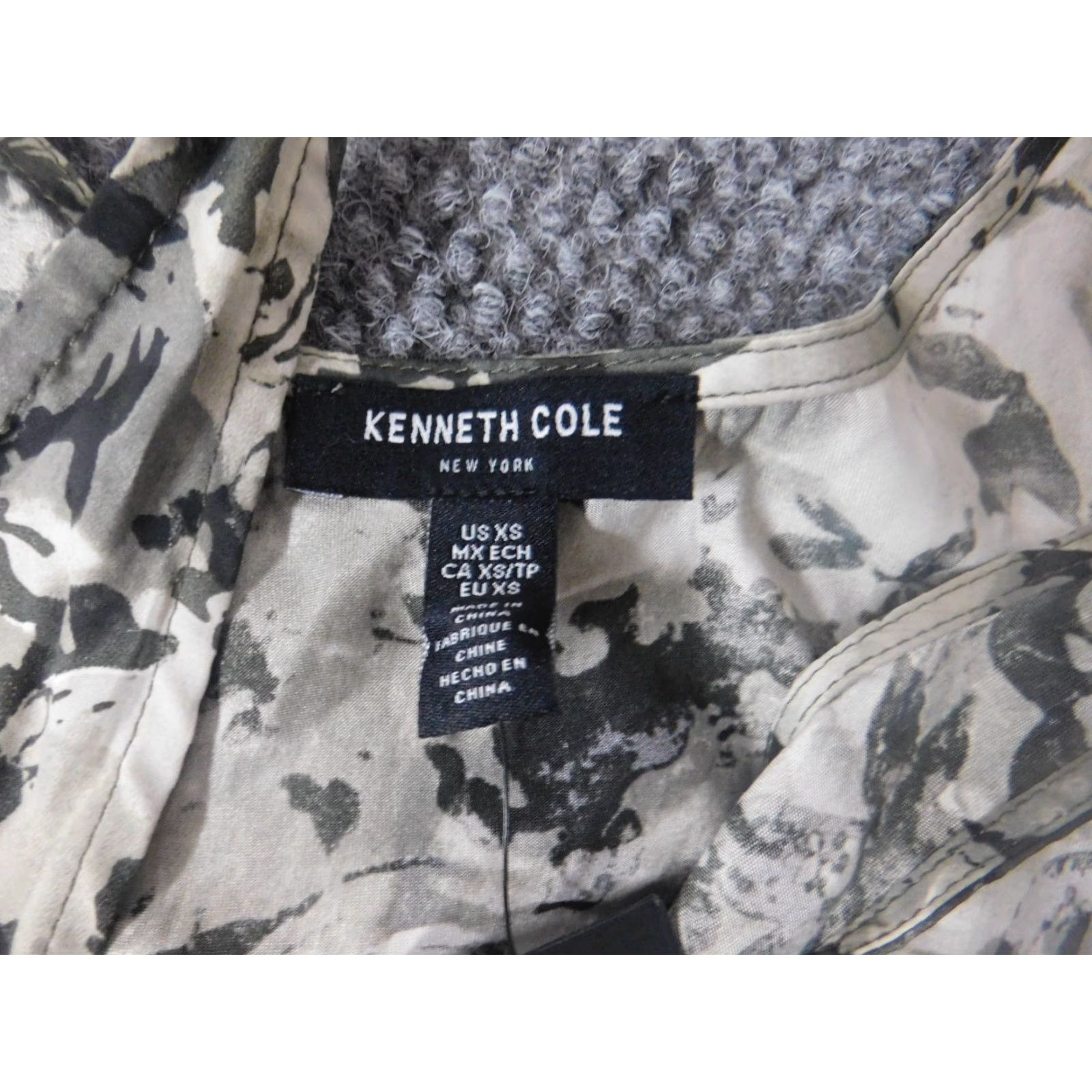Kenneth Cole Kenneth Cole Womens Blouse XS Green Floral Crew Neck Pullover Short Sleeve Casual Button Polyester Rayon Pattern Vintage No Size XS / US 0-2 / IT 36-38 - 5 Thumbnail