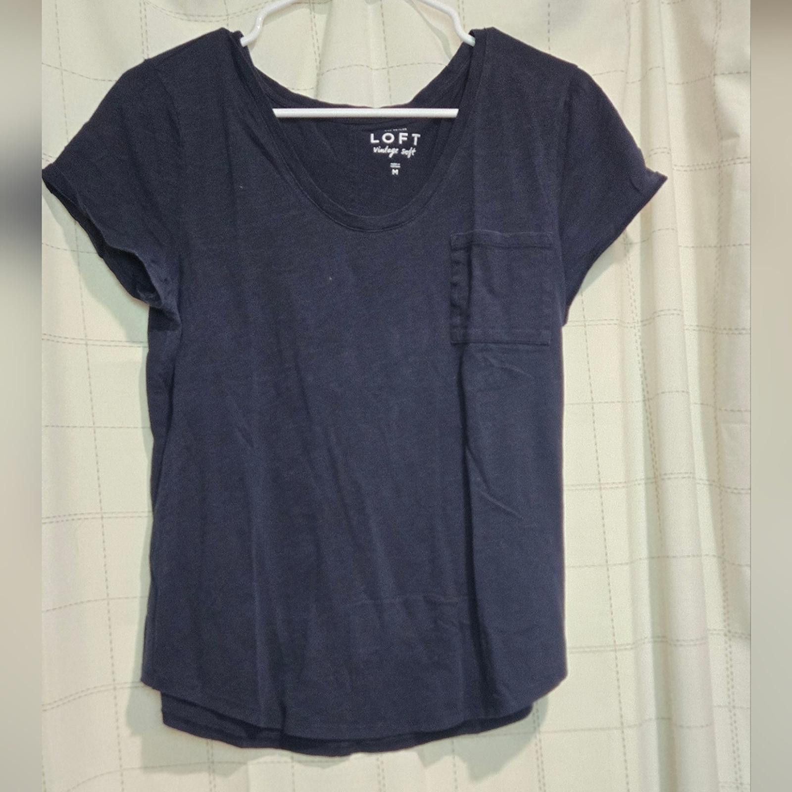Ann Taylor Ann Taylor V Neck Tee Size M / US 6-8 / IT 42-44 - 1 Thumbnail