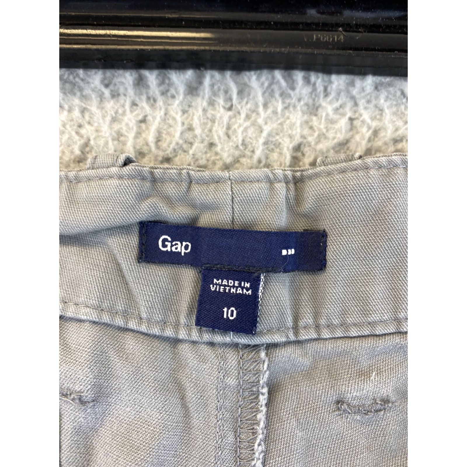 Gap Gap Womens Mid-Rise Girlfriend Fit Chino Shorts Gray Cotton Size 10 Size 32" / US 10 / IT 46 - 4 Thumbnail