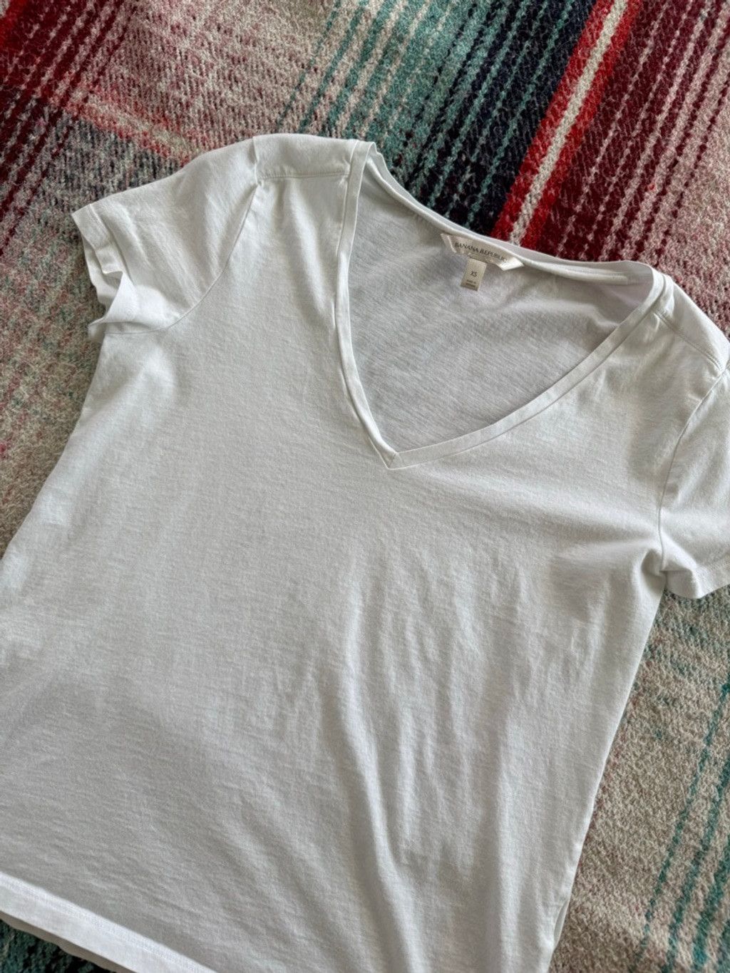 Banana Republic Women's Banana Republic Short Sleeve V-Neck T-Shirt Bundle X Size XS / US 0-2 / IT 36-38 - 3 Thumbnail