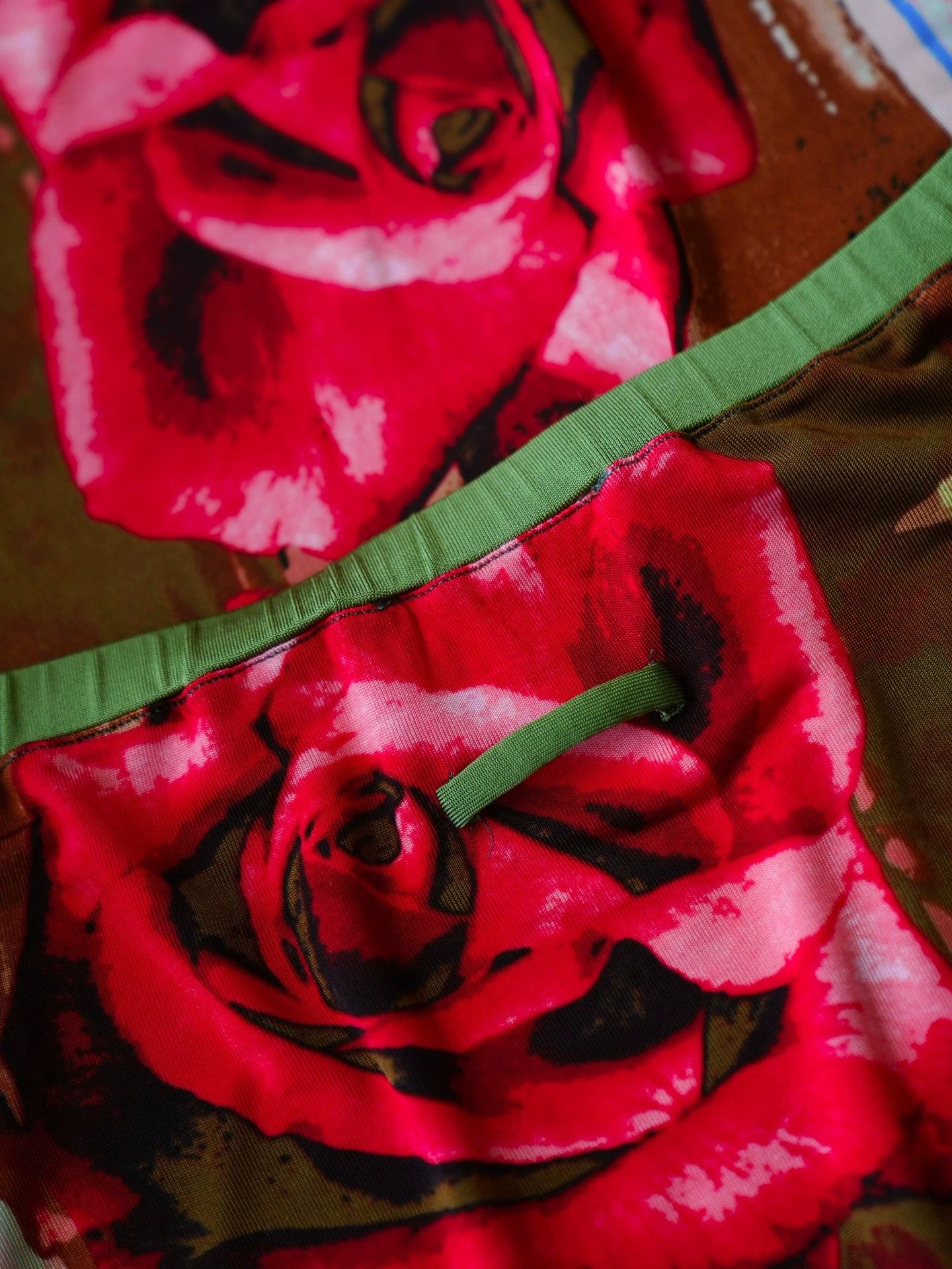 Jean Paul Gaultier JPG 90s Rare Rose Print Stretch Side Slit Skirt S Size 26" / US 2 / IT 38 - 6 Thumbnail