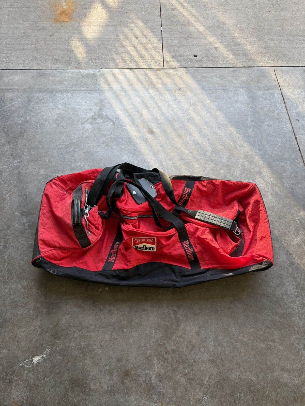 Marlboro Vintage Marlboro Rolling Travel Duffle Bag Suit Case 1990s Size ONE SIZE - 1 Thumbnail