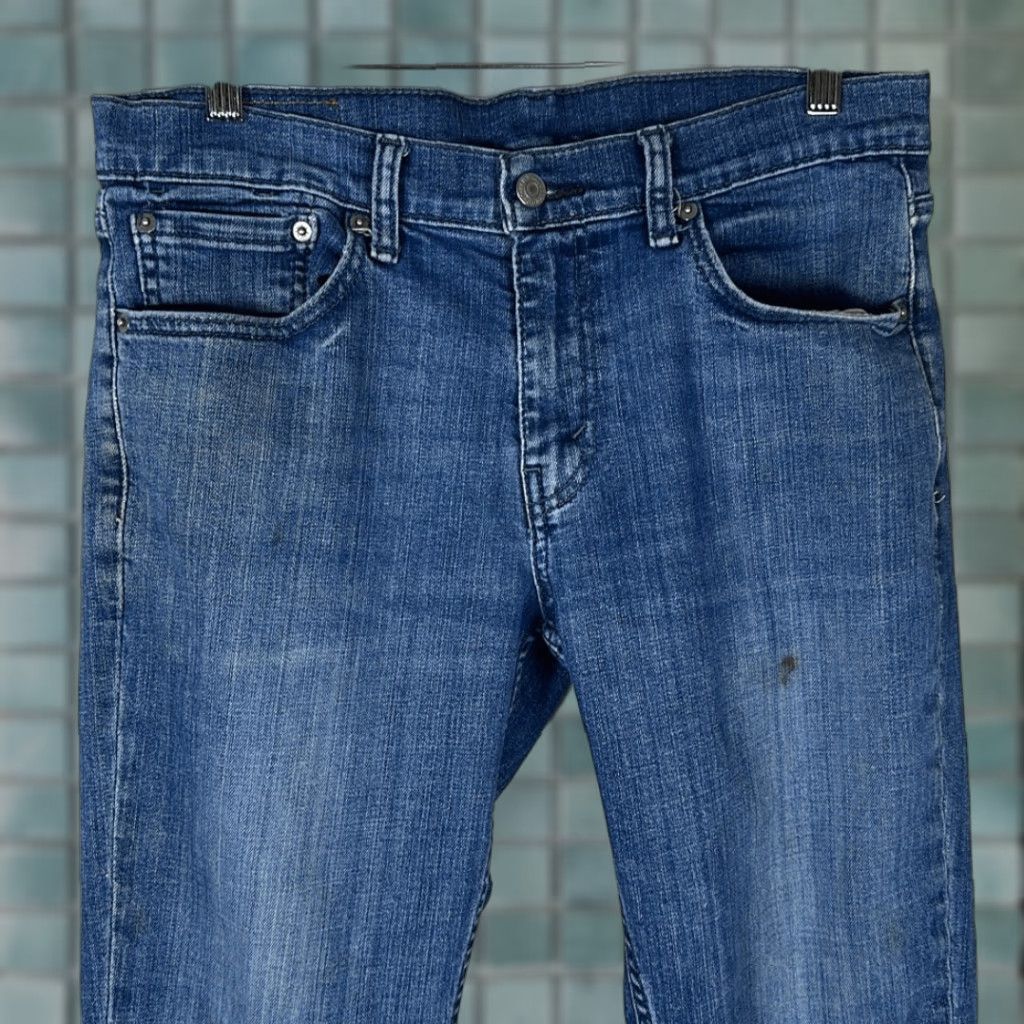 Levi's Levi’s 511 Mens Straight Leg Jeans size 32x36 SPOTS Blue Jeans Men Regular Inseam 36” Straight Leg Levi’s 511 Mens SPOTS on the front of the jeans. Size US 32 / EU 48 - 1 Thumbnail