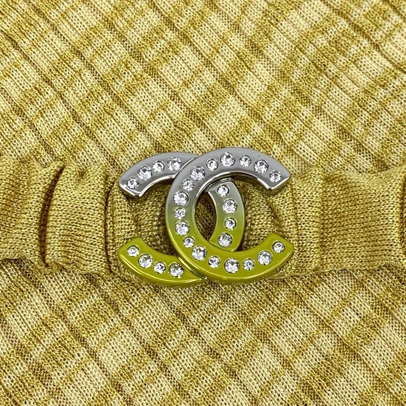 Chanel Chanel Yellow hollow diamond-decorated lapel half-sleeved k Size XS / US 0-2 / IT 36-38 - 6 Thumbnail