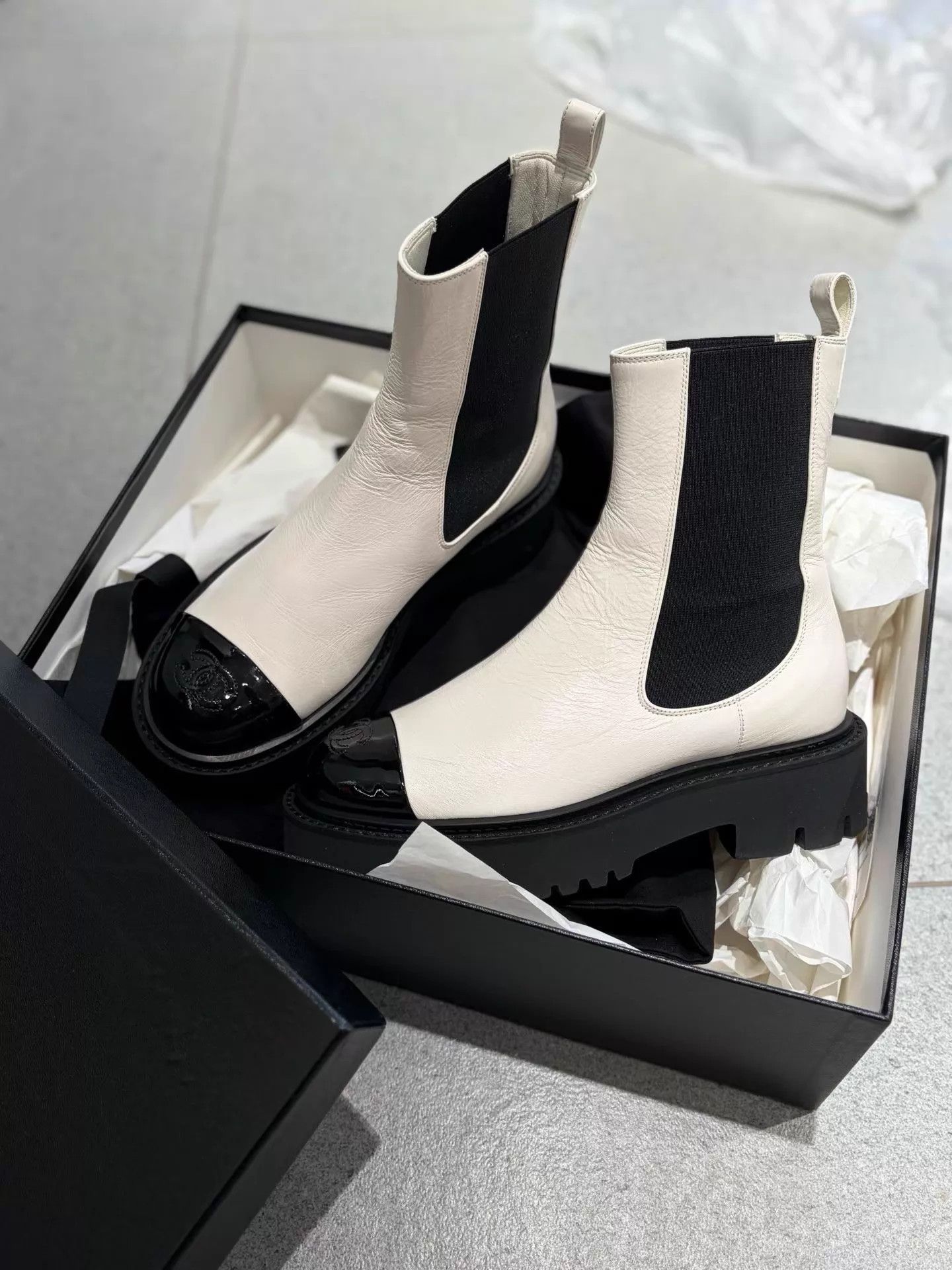 Chanel Chanel Panda Colorblock Platform Ankle Boots FR 36.5 Size US 6 / IT 36 - 5 Thumbnail