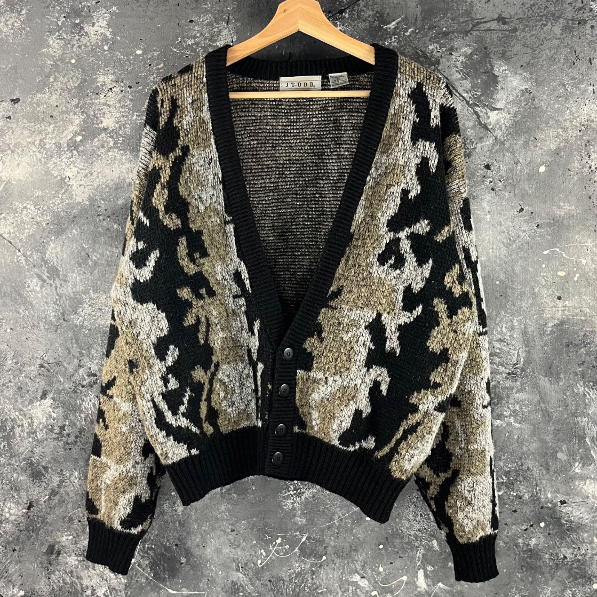 Vintage Vintage 90’s Geometric animal cardigan Size US L / EU 52-54 / 3 - 1 Thumbnail