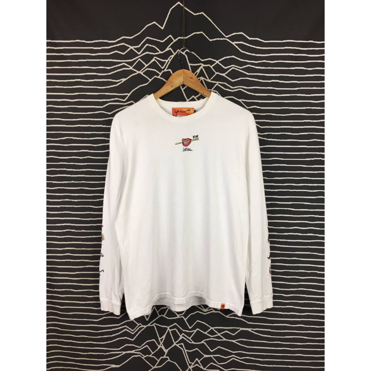 Japanese Brand × Vintage Left Alone Japanese Brand Doodle Style Artwork Tee Size US M / EU 48-50 / 2 - 2 Thumbnail