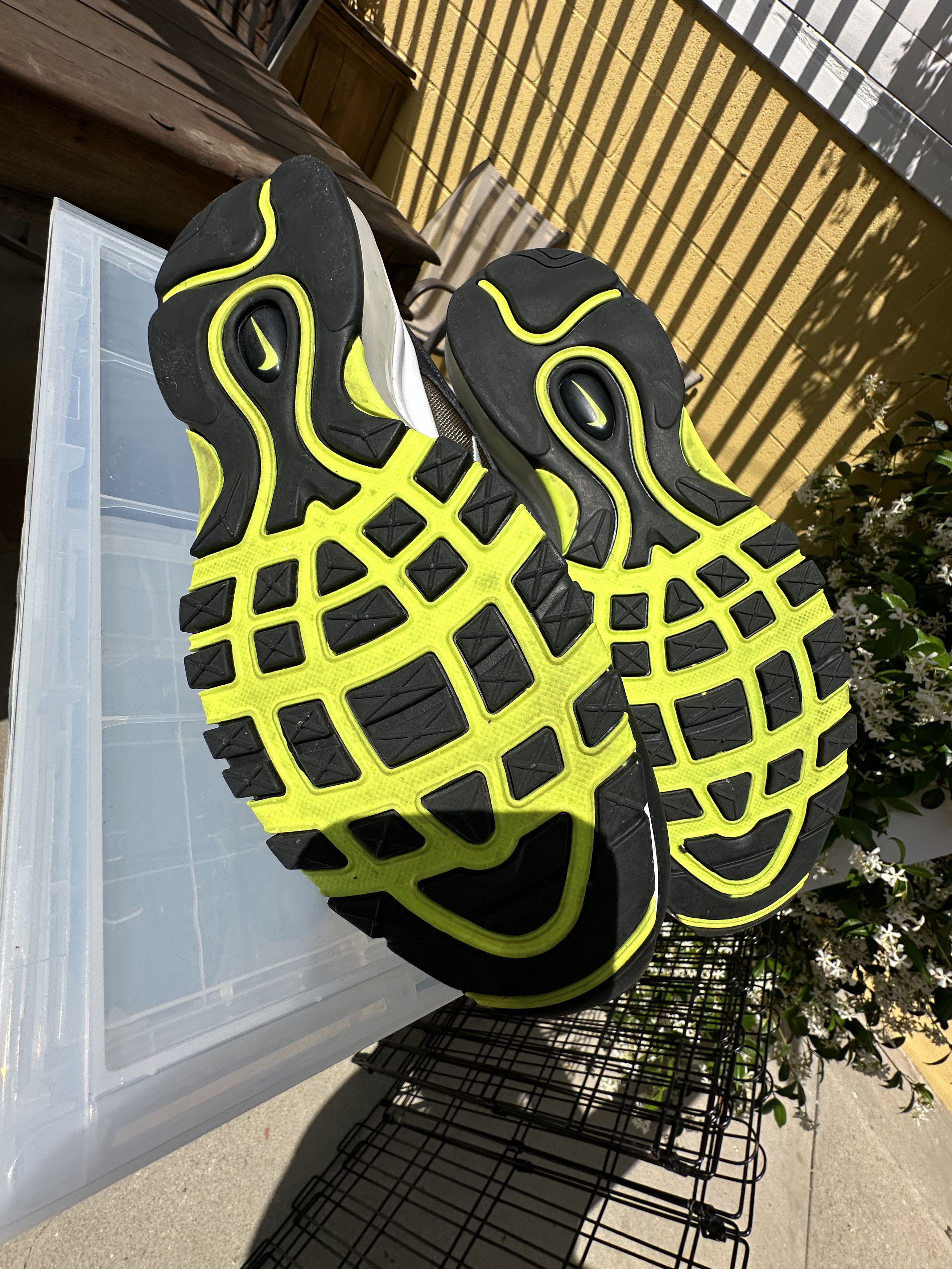 Nike × Undefeated Nike Air Max 97 Undefeated Black Volt Size US 10 / EU 43 - 4 Thumbnail