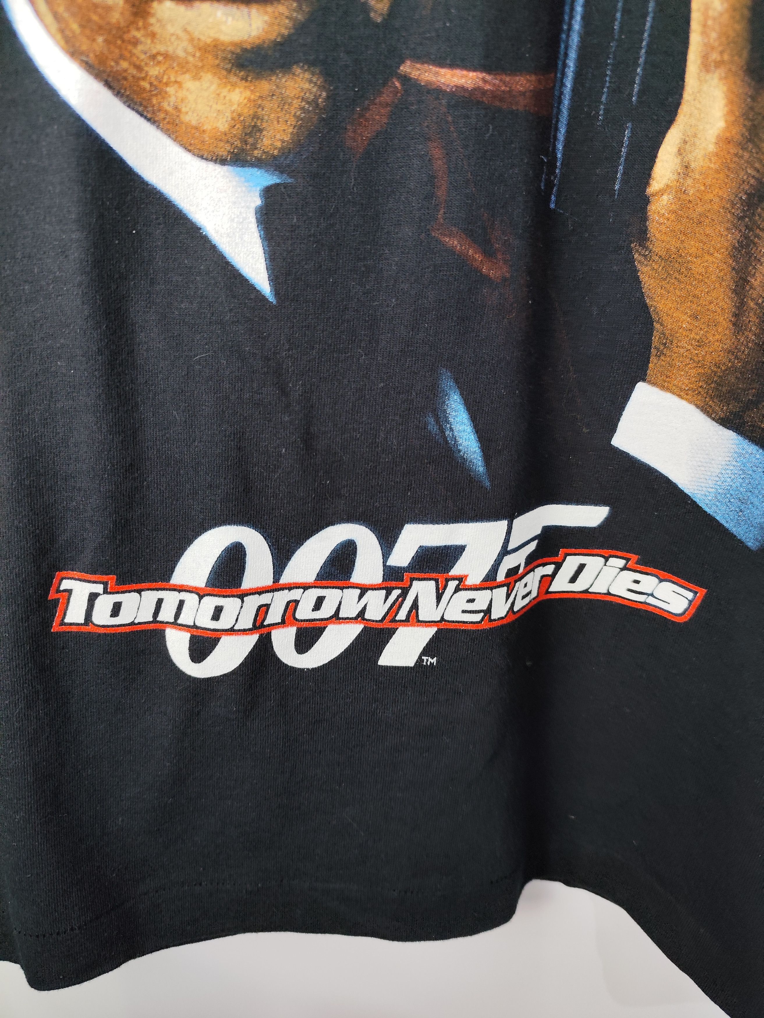 Vintage Vintage 1997 James Bond Shirt Spy 007 Tomorrow Never Dies Size US L / EU 52-54 / 3 - 3 Thumbnail