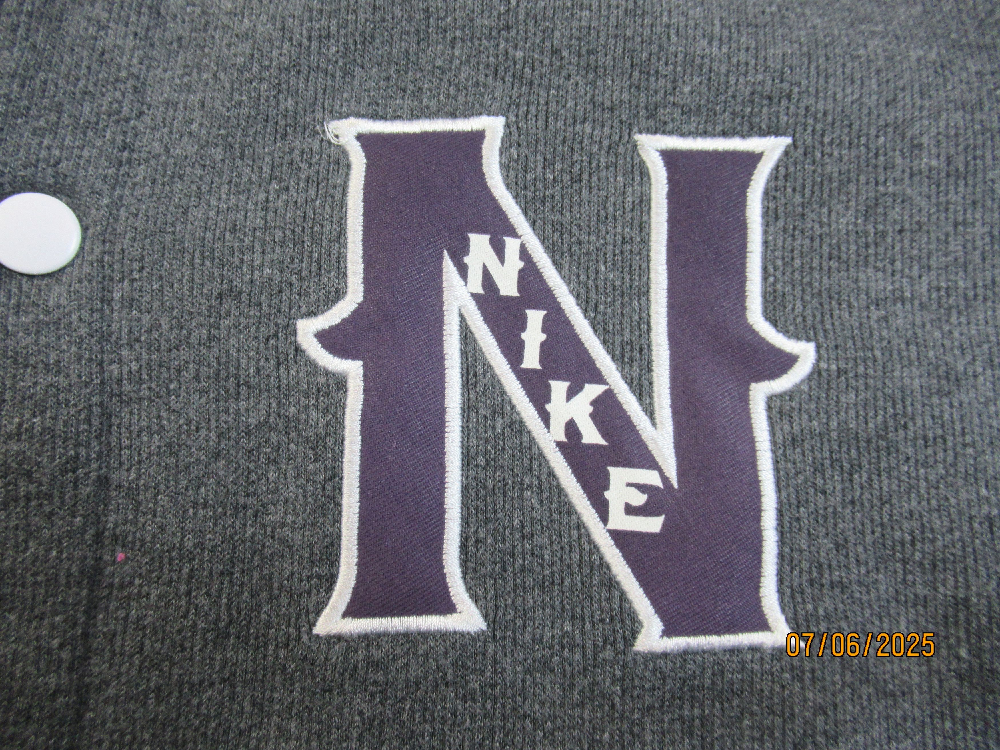 Nike Nike Sportswear grey/violet baseball jacket Size US L / EU 52-54 / 3 - 2 Thumbnail