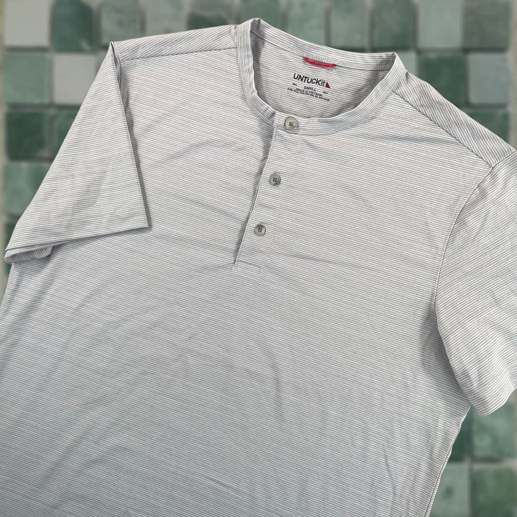UNTUCKit UNTUCKit Croze Performance Henley T Shirt Men Small Grey Striped Short Sleeve Size US S / EU 44-46 / 1 - 1 Thumbnail