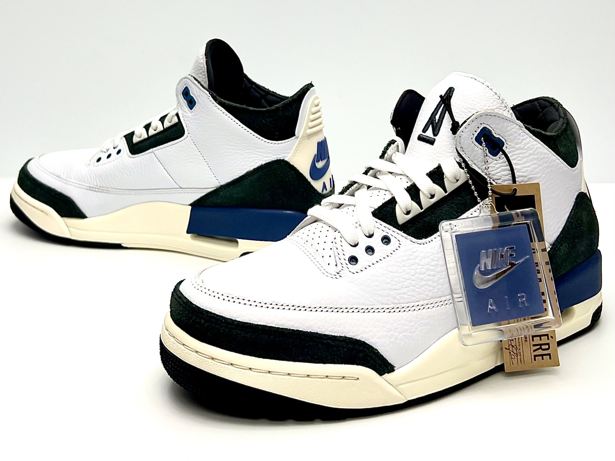 A Ma Maniere × Jordan Brand × Nike A MA MANIÉRE X AIR JORDAN 3 RETRO "FOR THE LOVE" Size US 10.5 / EU 43-44 - 1 Thumbnail