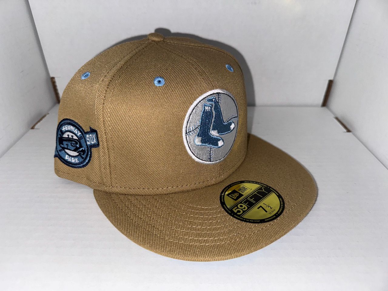 New Era Boston Red Sox Fitted, Brown (Size 7 1/2) Size ONE SIZE - 1 Thumbnail