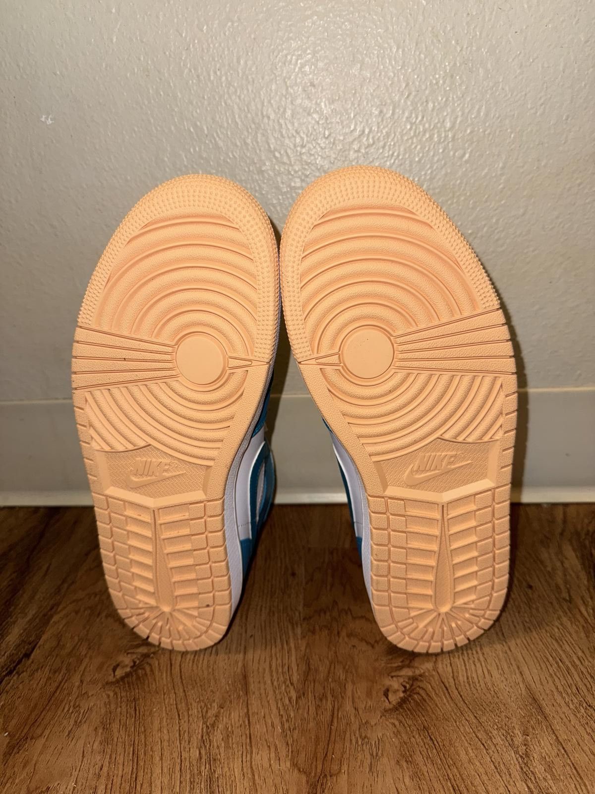 Nike Jordan 1 Mid Aquatone Sample Size US 9 / EU 42 - 5 Thumbnail