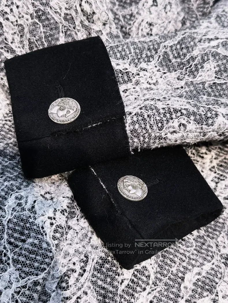 Chanel Chanel Roman series black bottom white lace pattern long-s Size XXS / US 00 / IT 34 - 4 Thumbnail