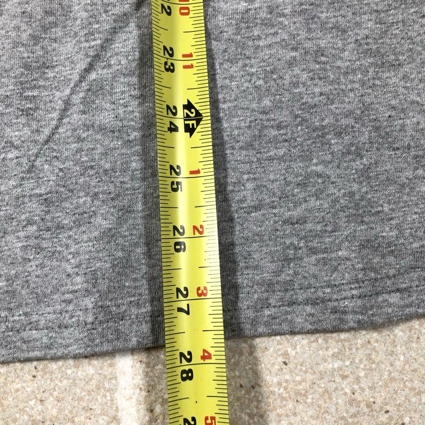 Delta VINTAGE Honey Nut Cheerios Bee Logo Tshirt Y2K 2007 General Mills Men T-Shirt Gray M Logo Mens Size US M / EU 48-50 / 2 - 7 Thumbnail