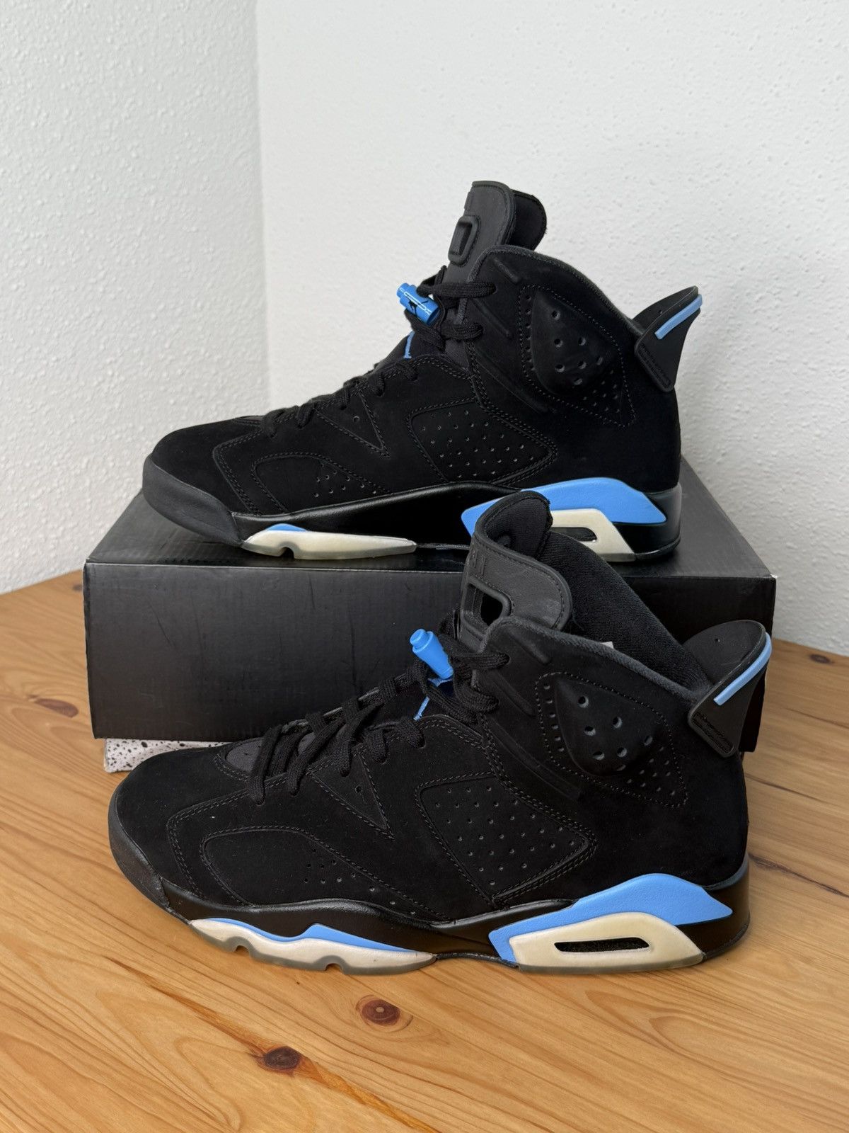 Nike Nike Air Jordan 6 Retro UNC Factory Mismatch Size US 9.5 / EU 42-43 - 4 Thumbnail
