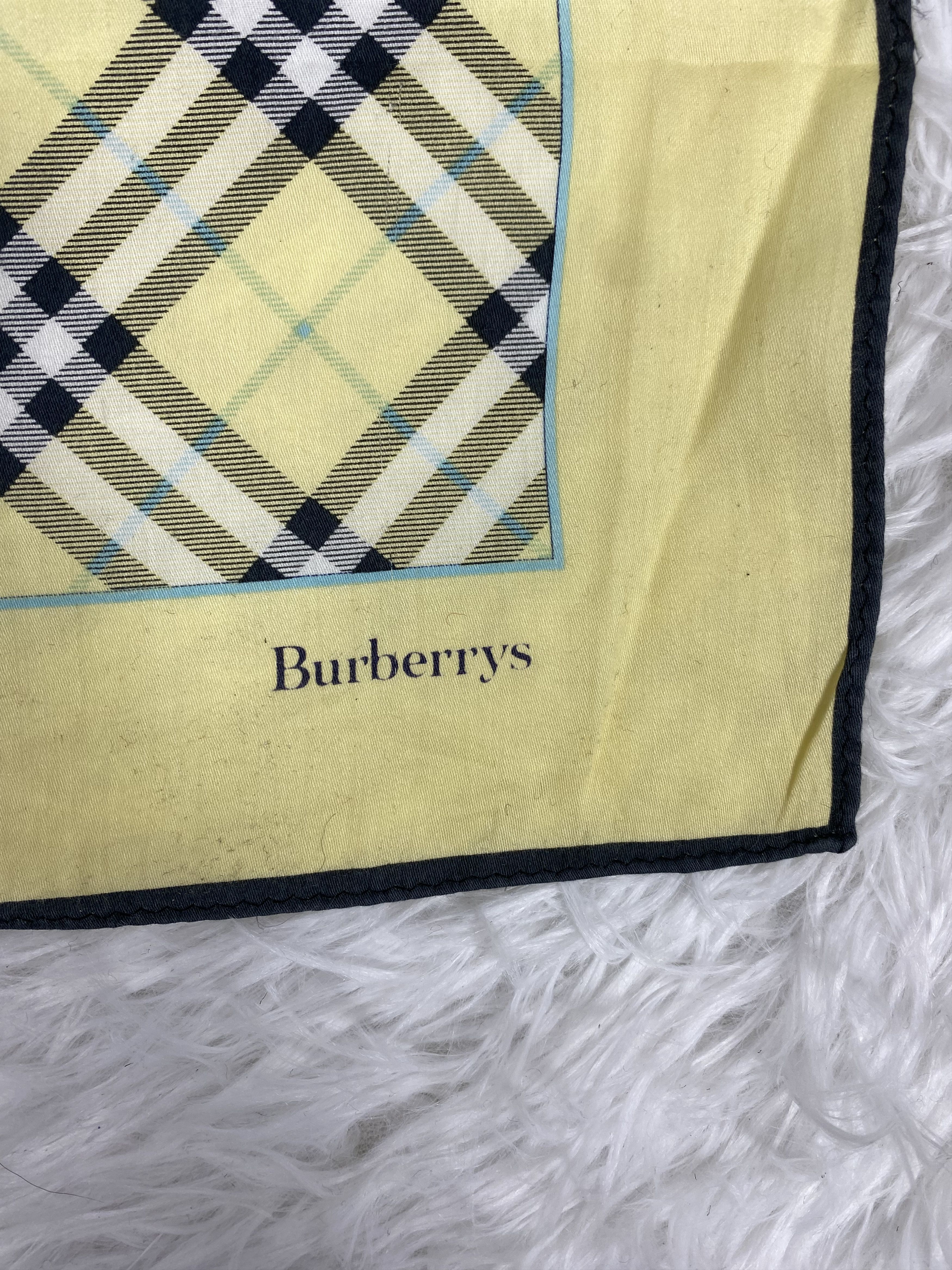 Burberry × Vintage Vintage Burberry Handkerchief PH0058 Size ONE SIZE - 4 Thumbnail