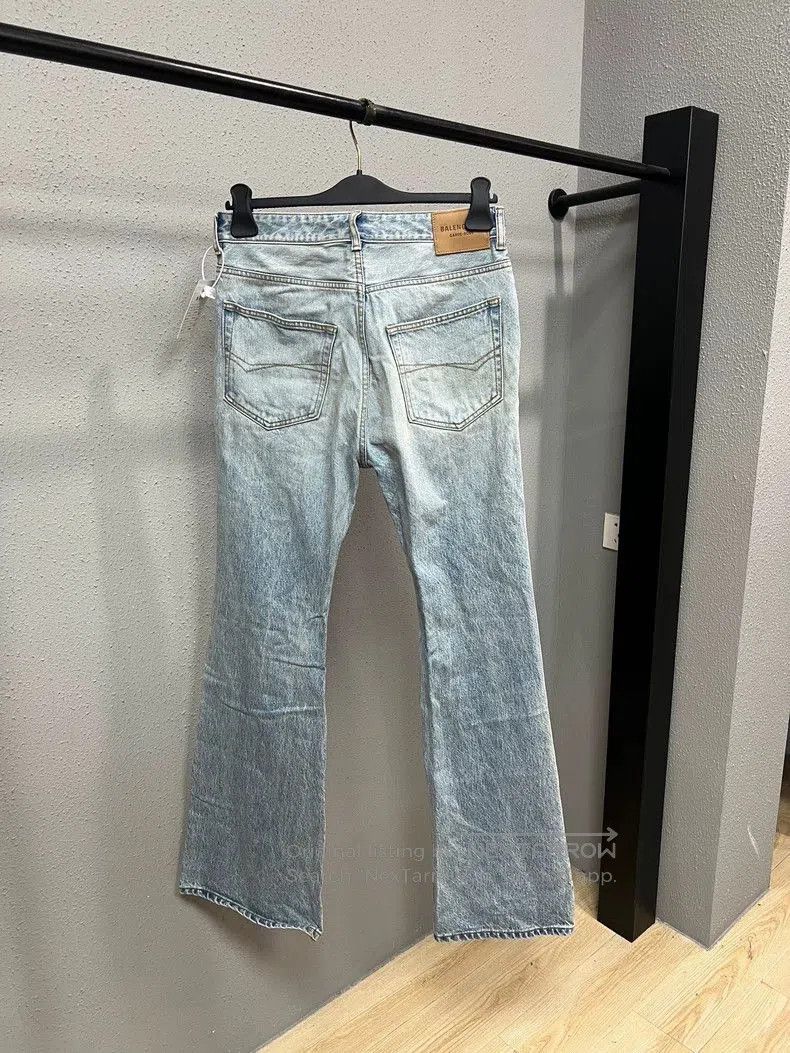 Balenciaga Balenciaga Washed Denim Flare Jeans. Size US 26 / EU 42 - 2 Thumbnail