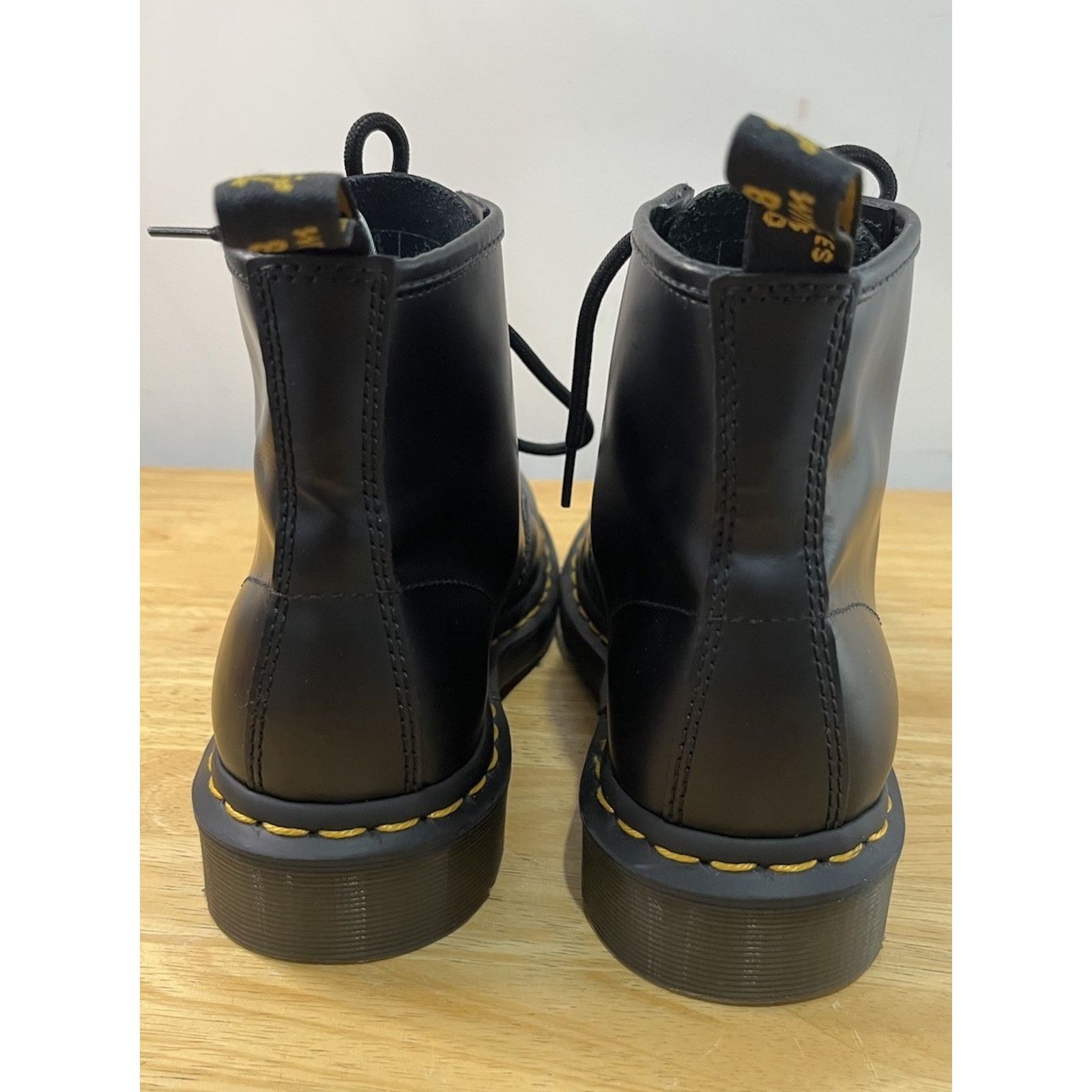 Dr. Martens Dr Martens NWOT 101 Smooth Leather Ankle Boot Sz 5 Size US 5 / IT 35 - 5 Thumbnail