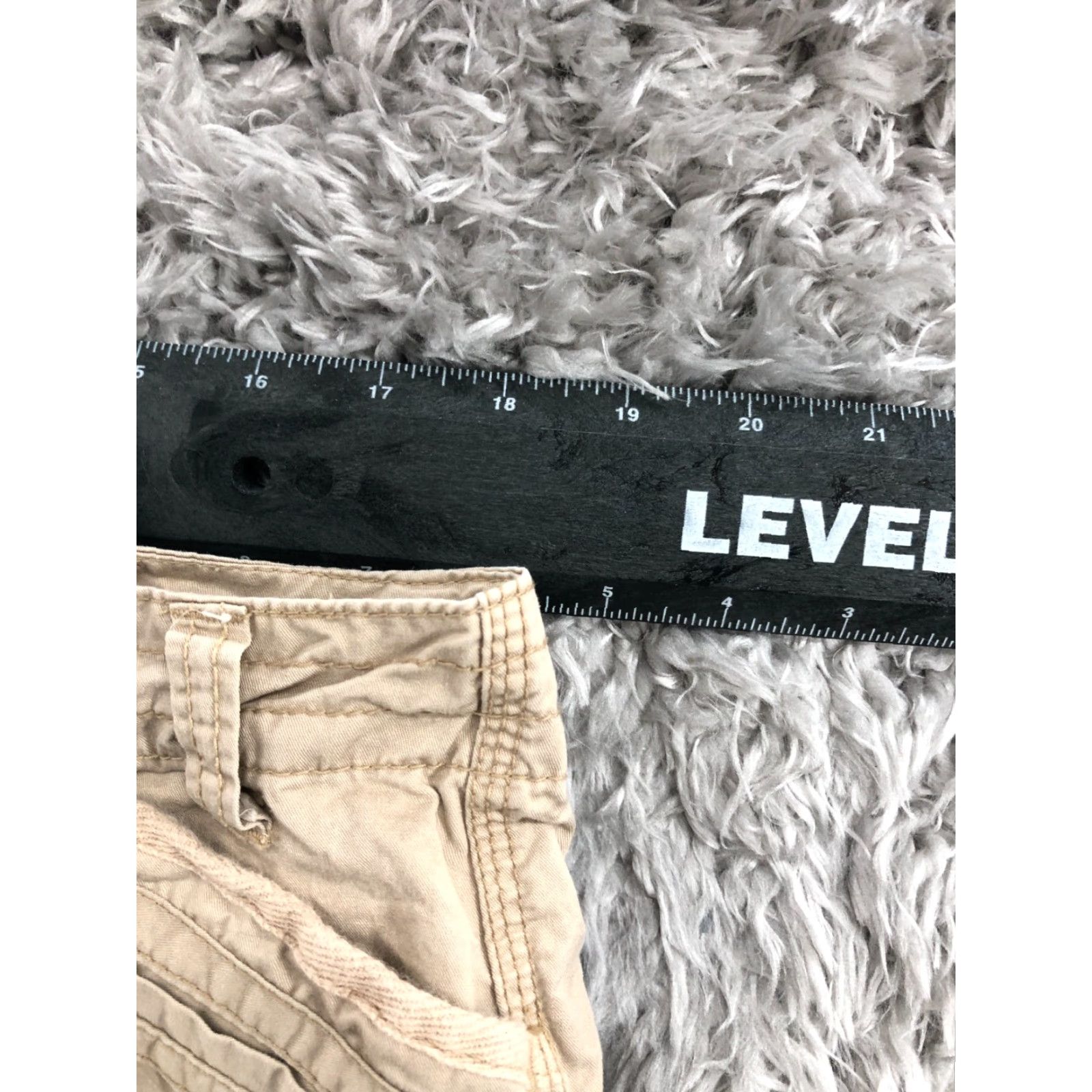Apt. 9 Apt. 9 Cargo Shorts Womens Size 14 Mid Rise Beige Cargo Shirt? Size 36" / US 14 / IT 50 - 2 Thumbnail