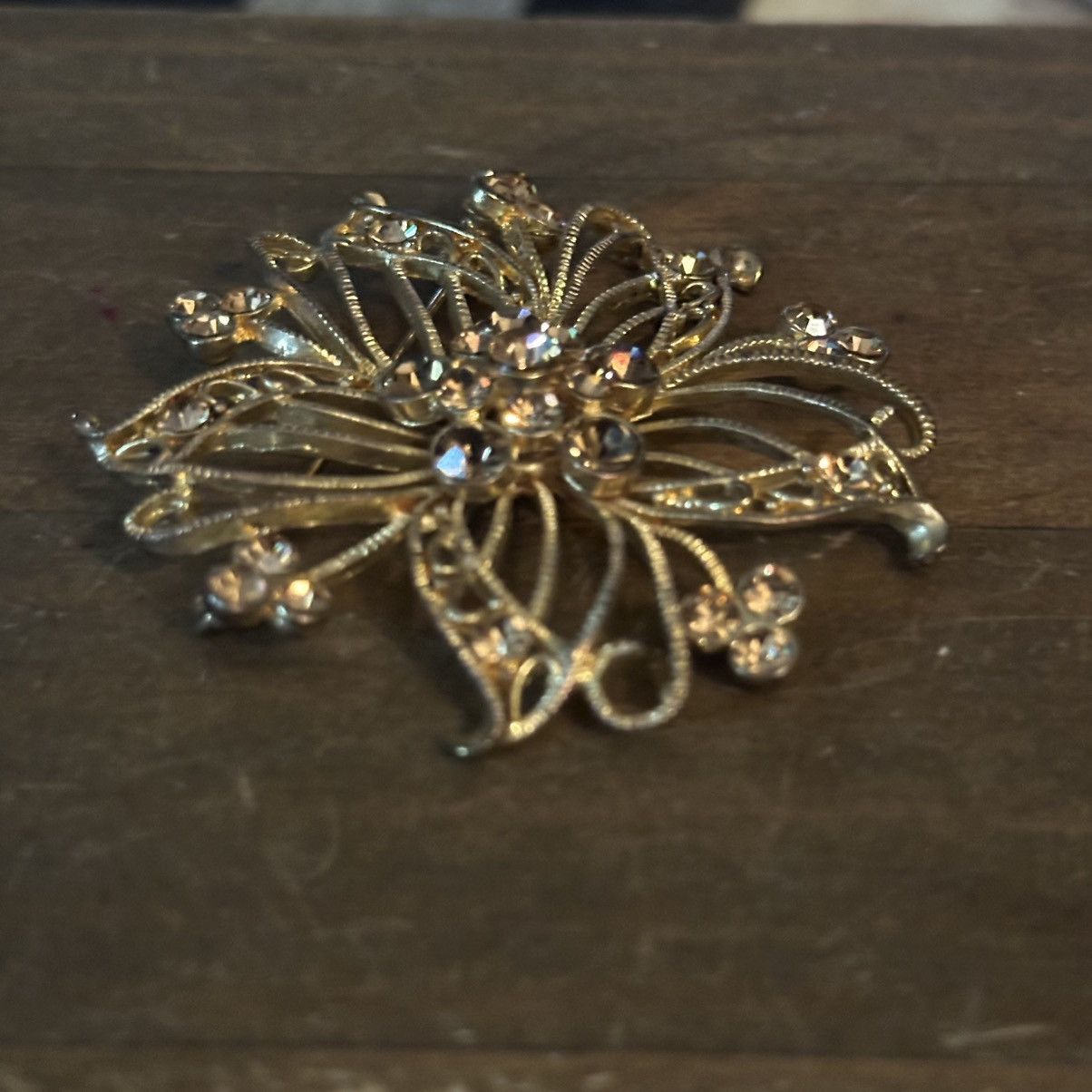 Vintage Vintage gold tone filigree rhinestone flower brooch Size ONE SIZE - 2 Thumbnail