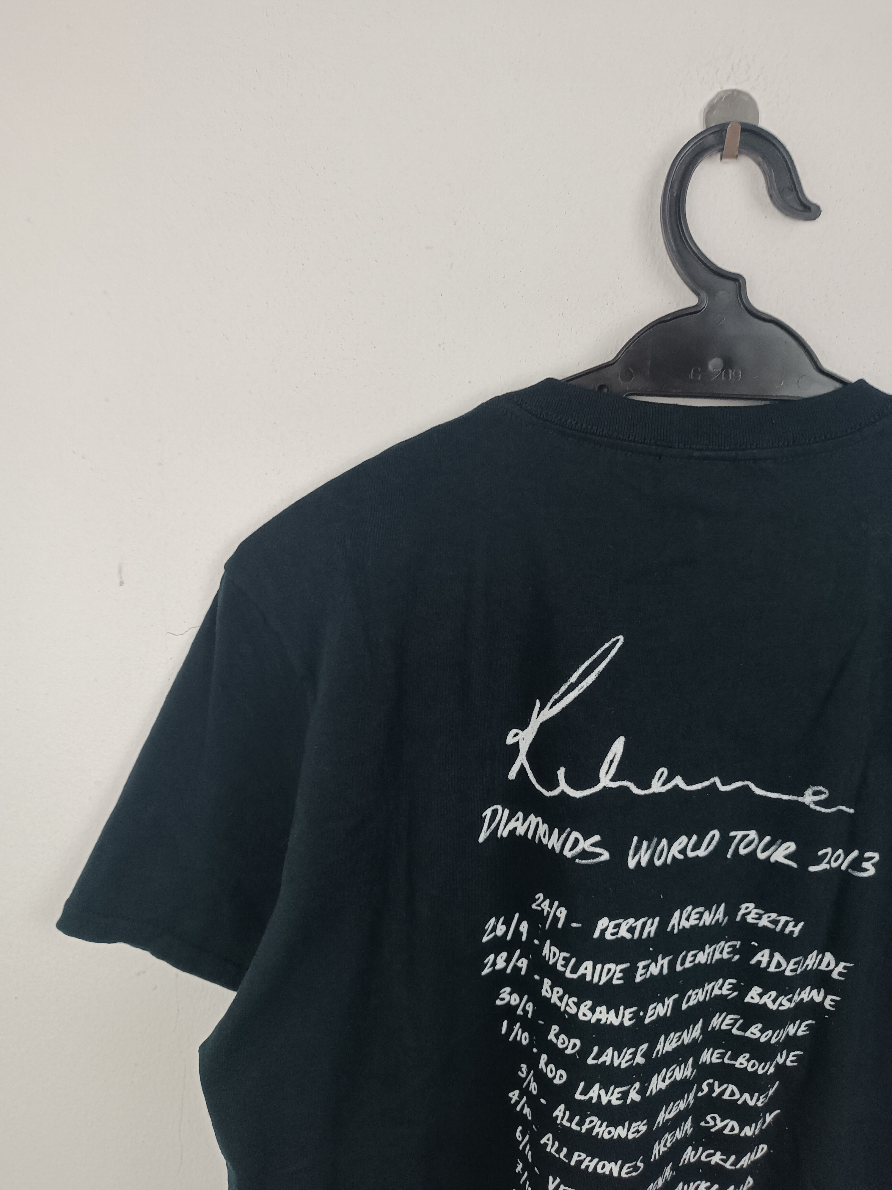 Rap Tees VINTAGE 2013 RIHANNA DIAMONDS WORLD TOUR TEE asap rocky Size US M / EU 48-50 / 2 - 13 Thumbnail