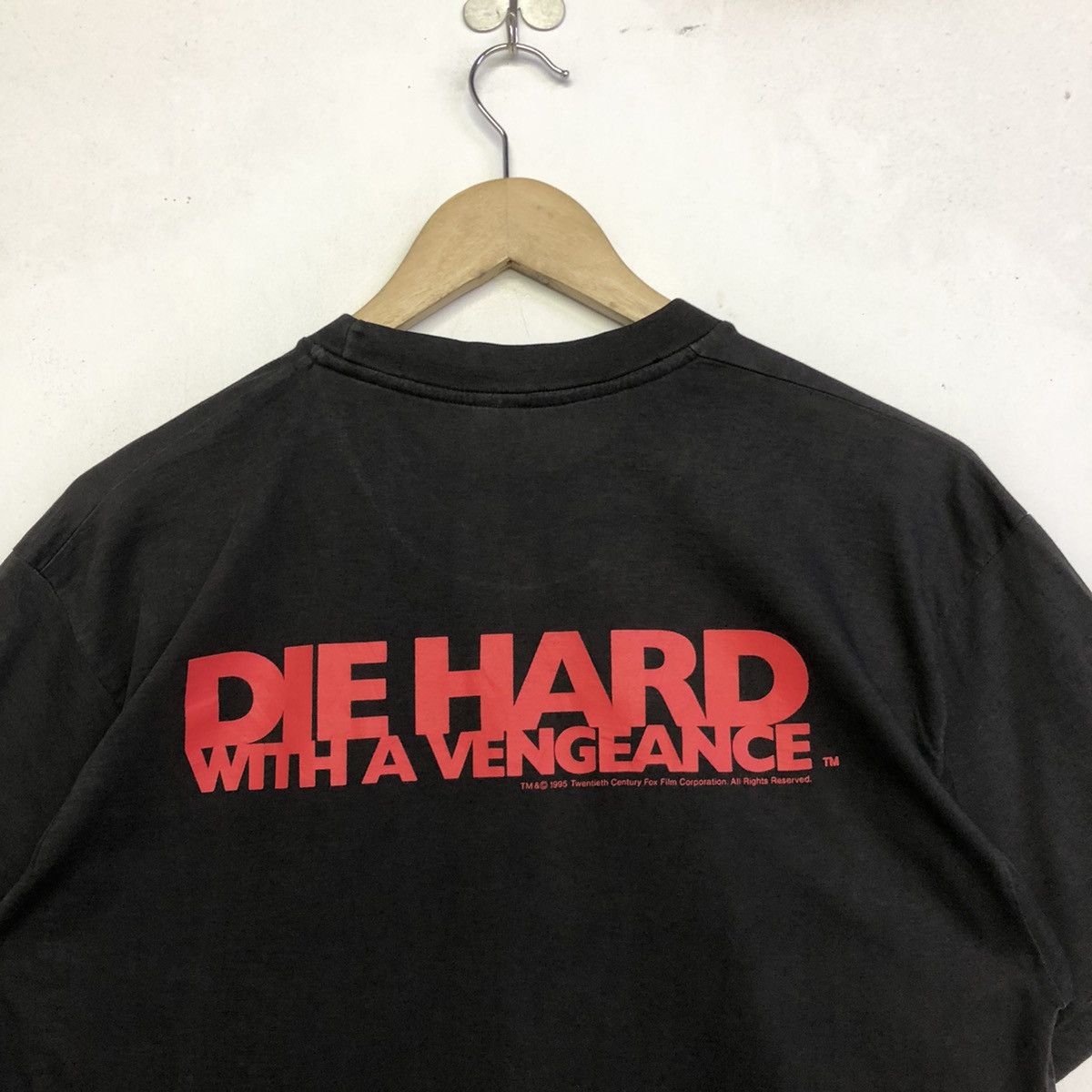Vintage Vintage Die Hard With A Vengeance Movie Promo Tshirt Size US L / EU 52-54 / 3 - 3 Thumbnail