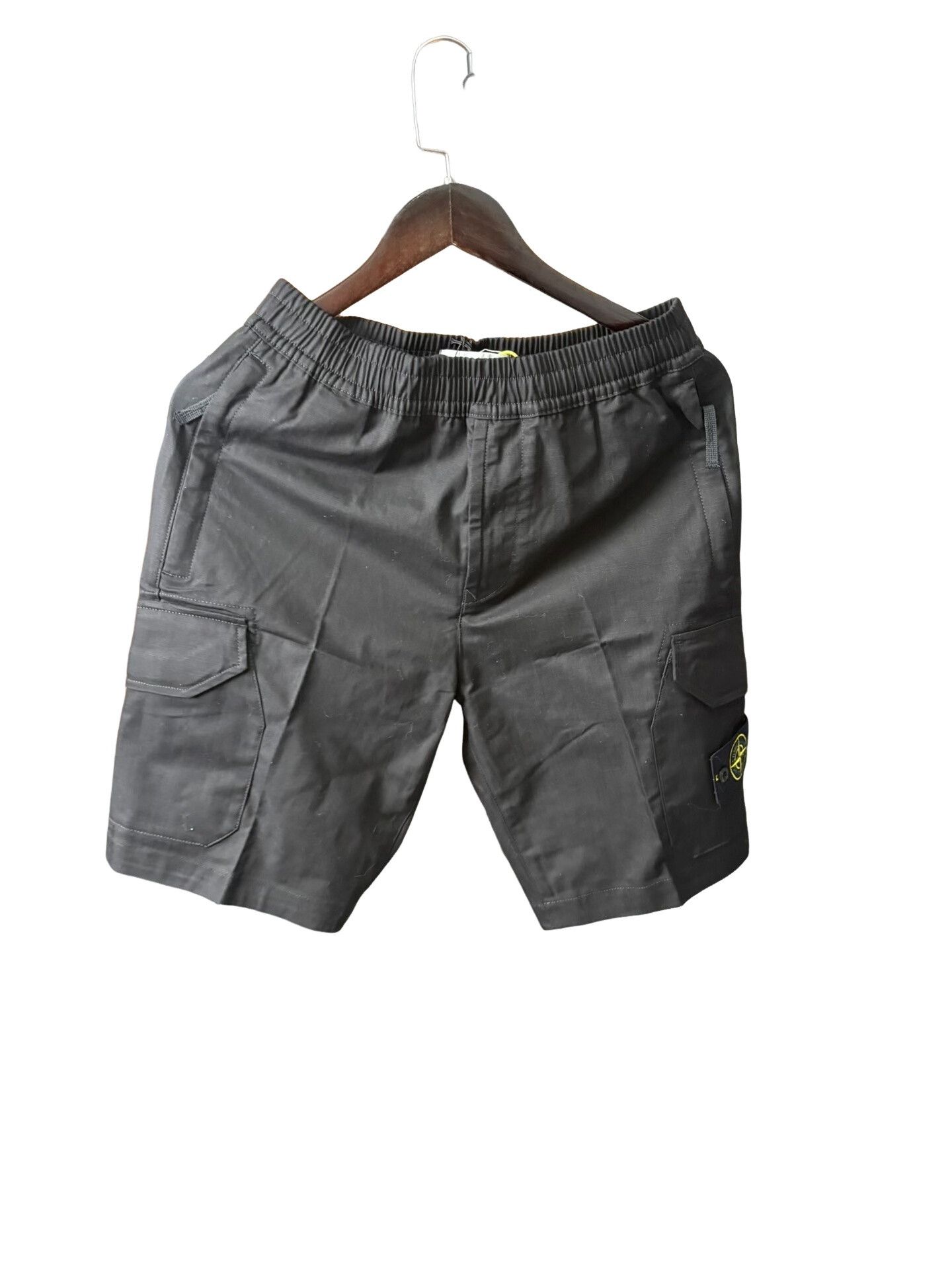 Stone Island Stone Island Patch Logo Cargo Shorts 30 Size US 30 / EU 46 - 1 Thumbnail