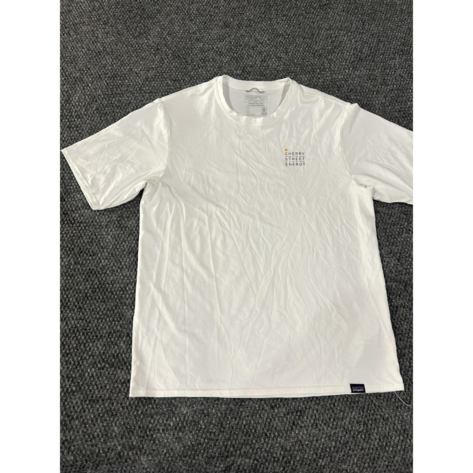 Patagonia Patagonia Shirt Mens Small White Capilene Cool Daily Cherry Street Energy Size US S / EU 44-46 / 1 - 3 Thumbnail