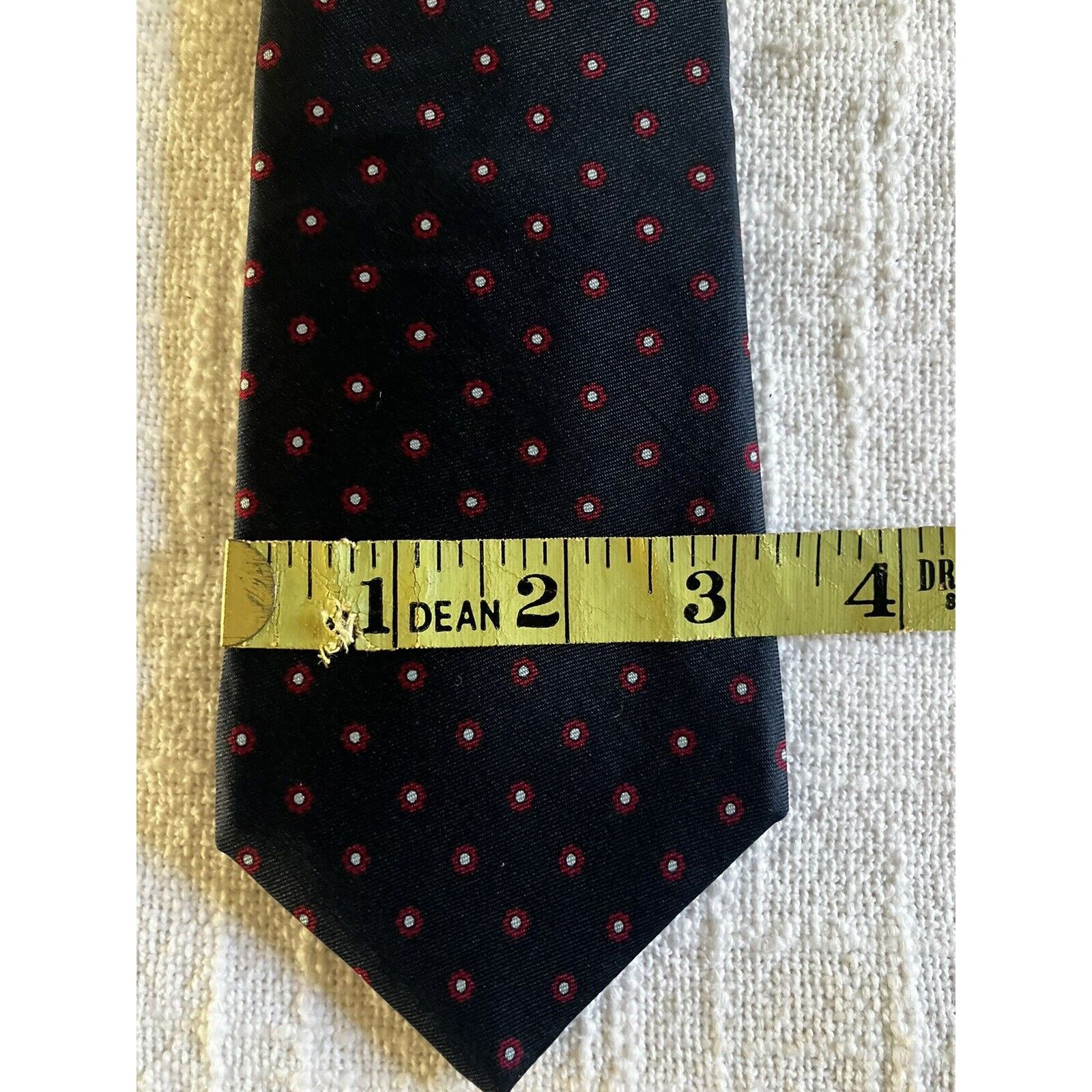 Yves Saint Laurent Yves Saint Laurent YSL Tie red daisy pattern 100% Silk Size ONE SIZE - 4 Thumbnail