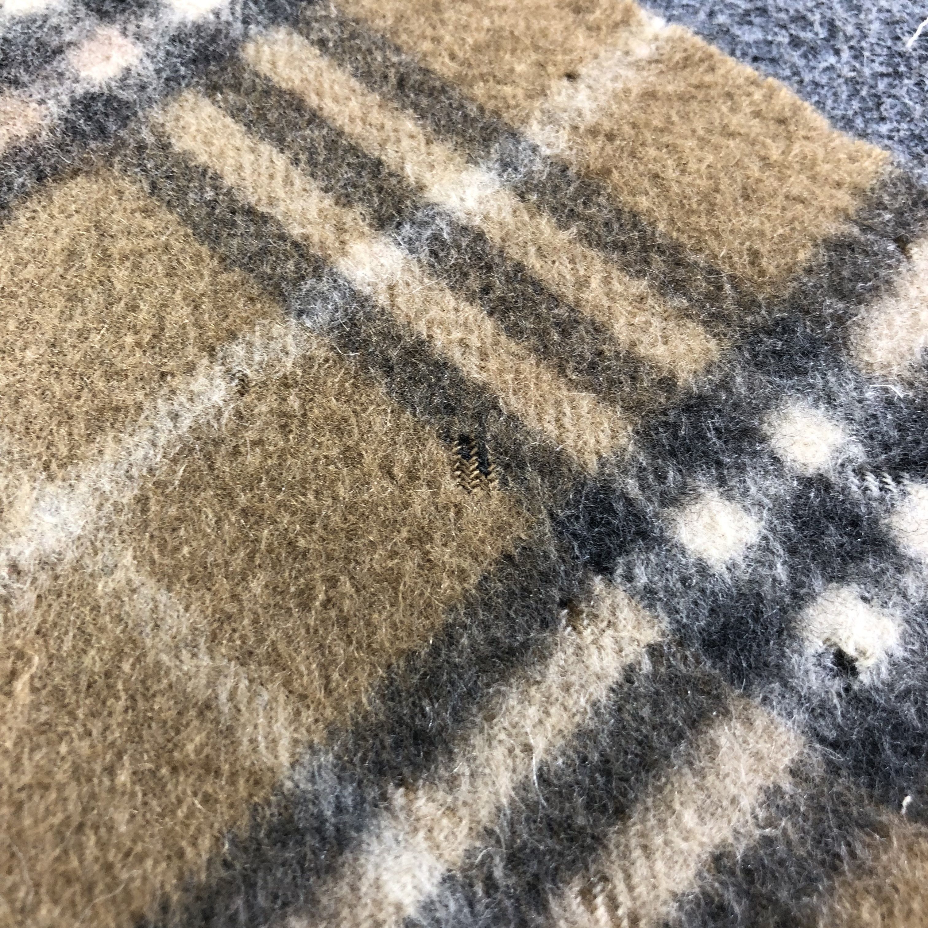 Burberry Burberrys Nova Check Cashmere Scarf Muffler Neckwear V2538 Size ONE SIZE - 18 Thumbnail