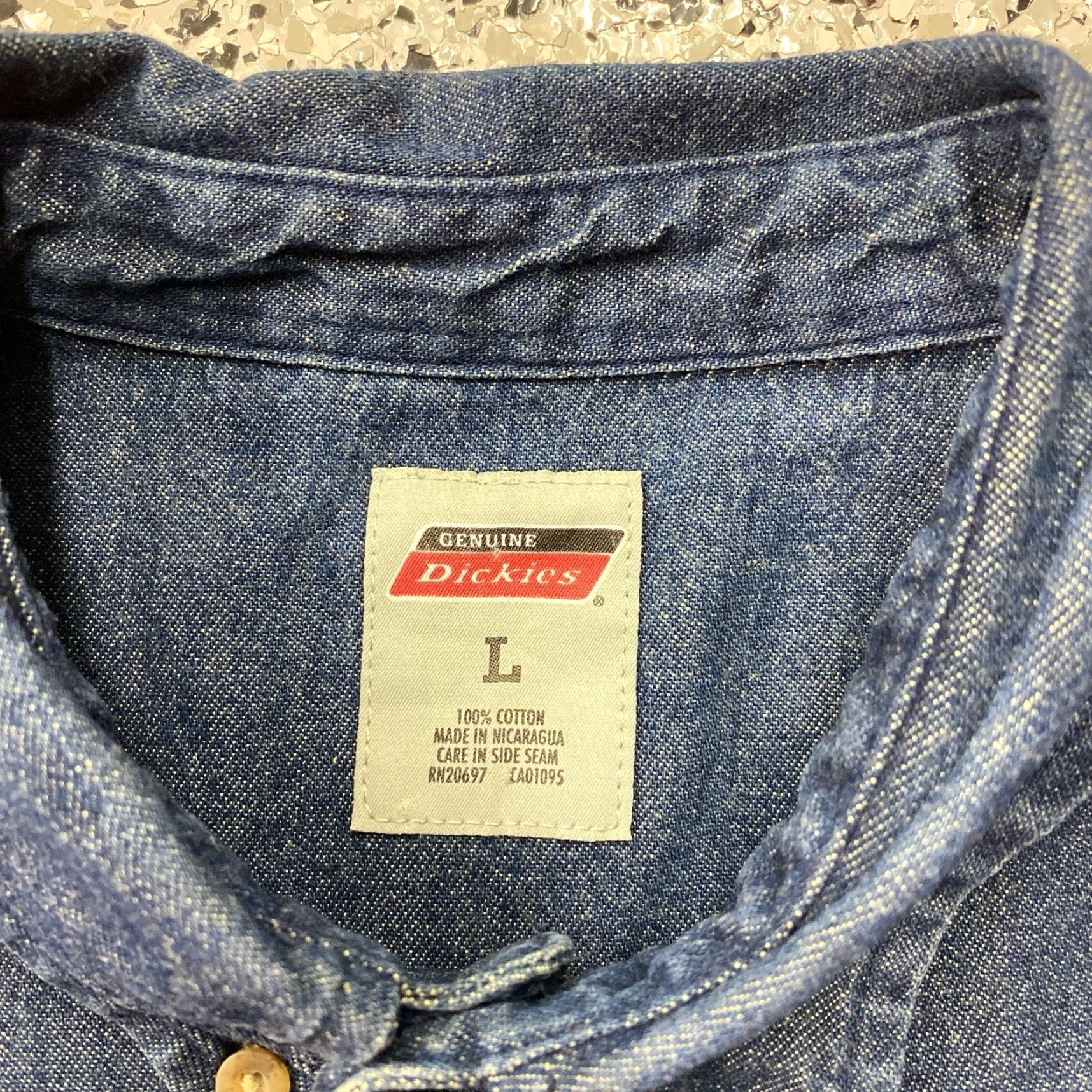 Dickies Dickies Men Button Down Denim Long Sleeve Shirt Size L Blue 100% Cotton VTG Y2K Size US L / EU 52-54 / 3 - 2 Thumbnail