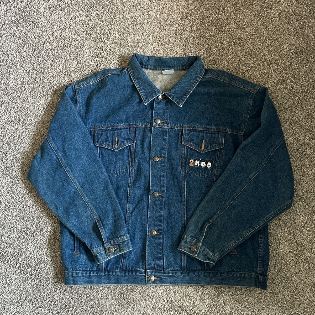 Disney 2000 vintage disney jean jacket Size US XL / EU 56 / 4 - 1 Thumbnail