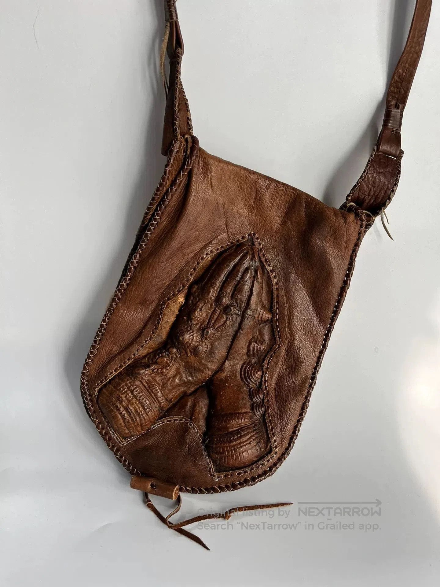 Share Spirit Homme Brown Leather Crossbody Clasped Hands Bag. Size ONE SIZE - 1 Thumbnail