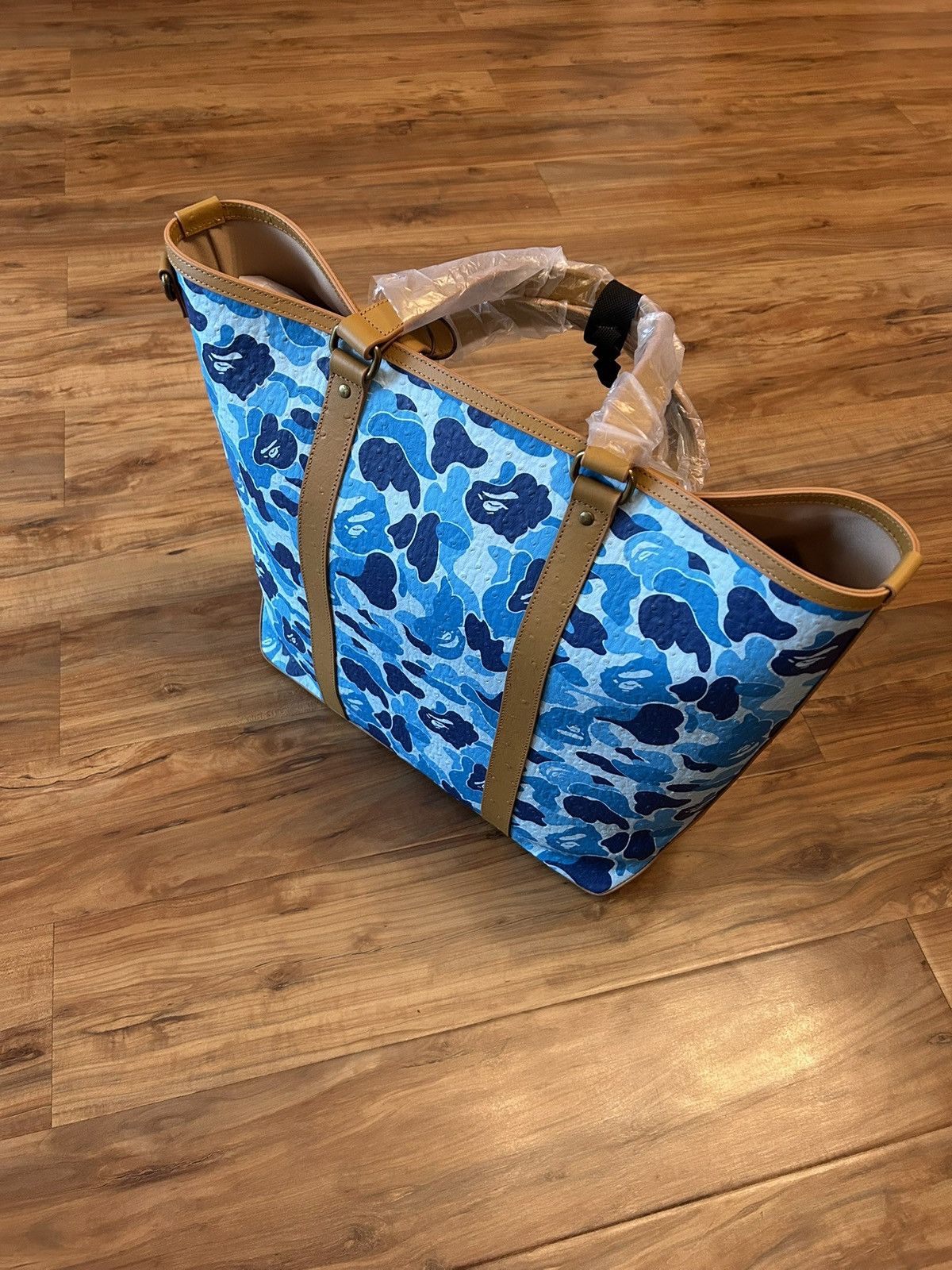 Bape NEW Bape Blue ABC Camo PU Ostrich Leather Tote Bag Size ONE SIZE - 12 Thumbnail