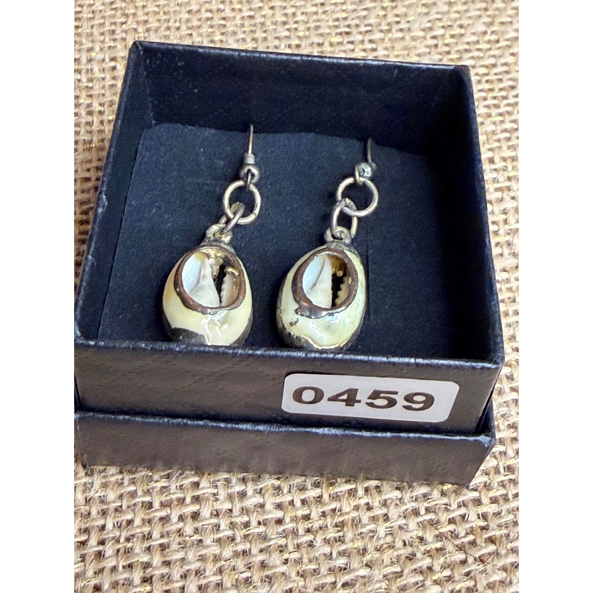 Other Vintage Cowrie Shell Dangle Earrings With Fishhook Backs Size ONE SIZE - 5 Thumbnail