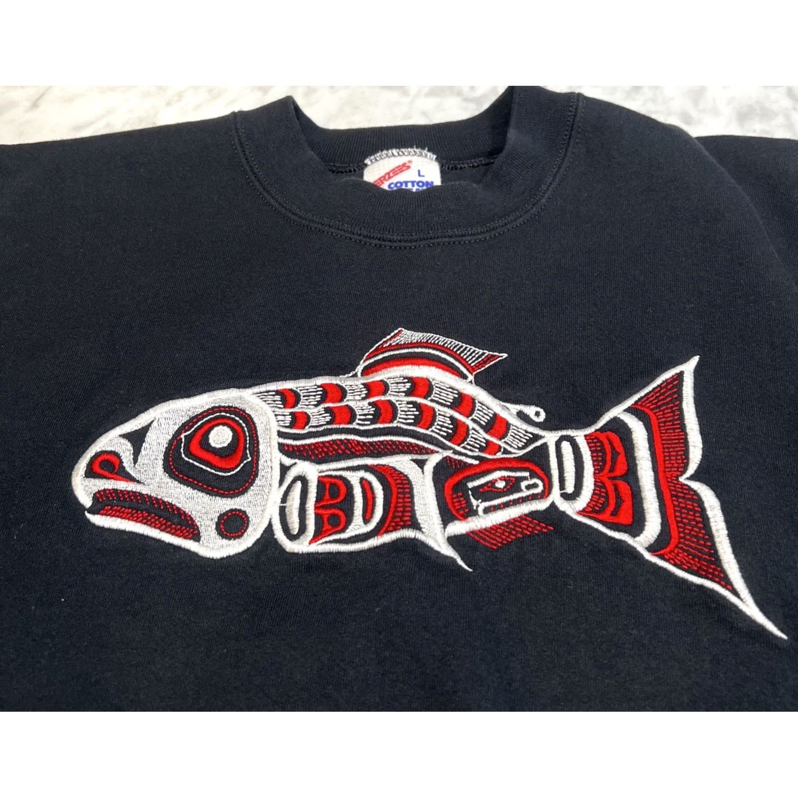 Jerzees VINTAGE Jerzees Alaska Sweatshirt Men L Black Cotton Fleece Embroidered Fish Formline Art Crew Neck Heavyweight Pullover USA Winter Fall Spring Size US L / EU 52-54 / 3 - 3 Thumbnail