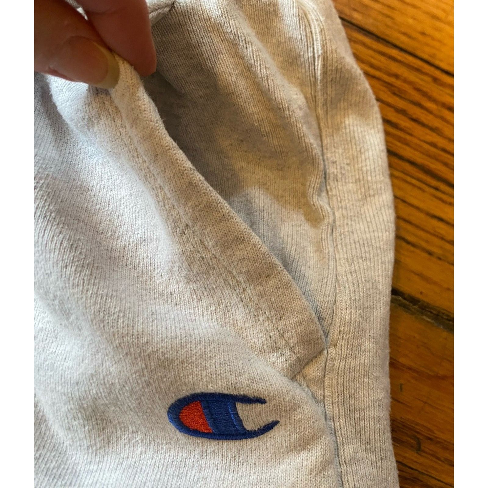 Champion Vintage Women’s Champion Reverse Weave Grey Short Medium Size 30" / US 8 / IT 44 - 2 Thumbnail