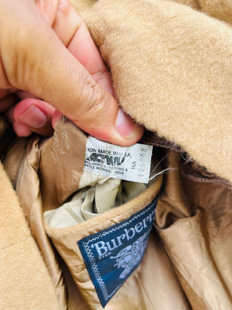 Burberry × Vintage Vintage Burberrys Bullocks 100% Pure Camel Hair Wool Jacket Size US L / EU 52-54 / 3 - 13 Thumbnail