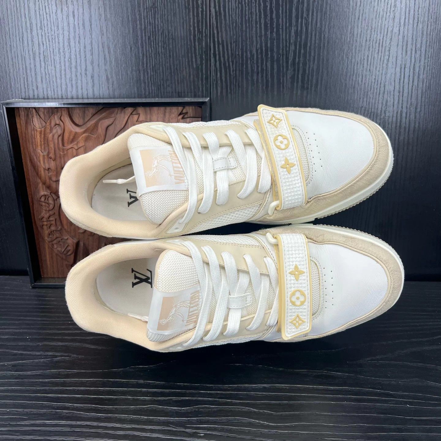 Louis Vuitton LV Trainer Cream White Velcro Strap US7/EUR41 Mint Size US 7 / EU 40 - 5 Thumbnail