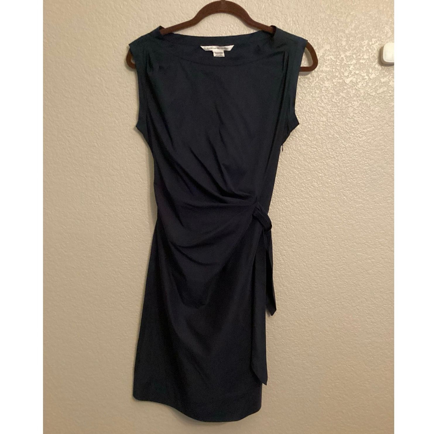 Diane von Furstenberg Diane Von Furstenberg Black Tied Sleeveless Della Dress 6 Size M / US 6-8 / IT 42-44 - 2 Thumbnail