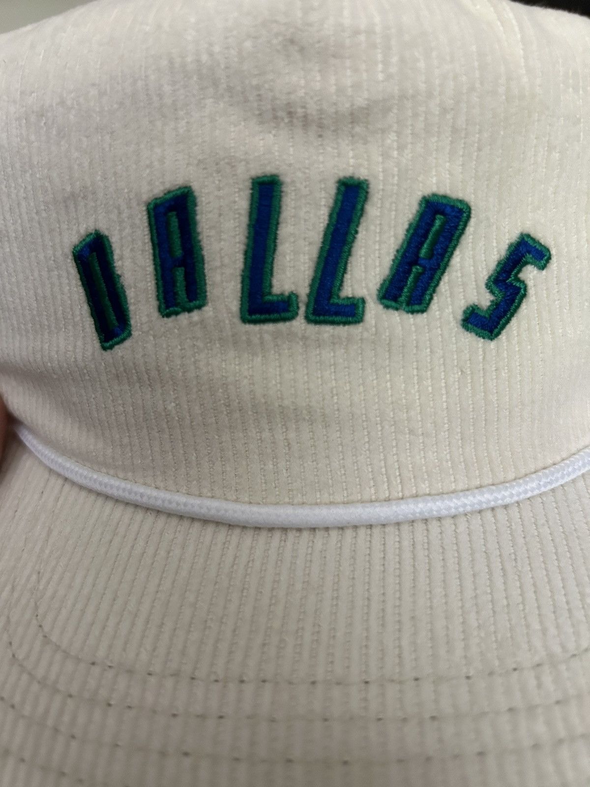Vintage Dallas Mavericks Corduroy Strapback Size ONE SIZE - 2 Thumbnail