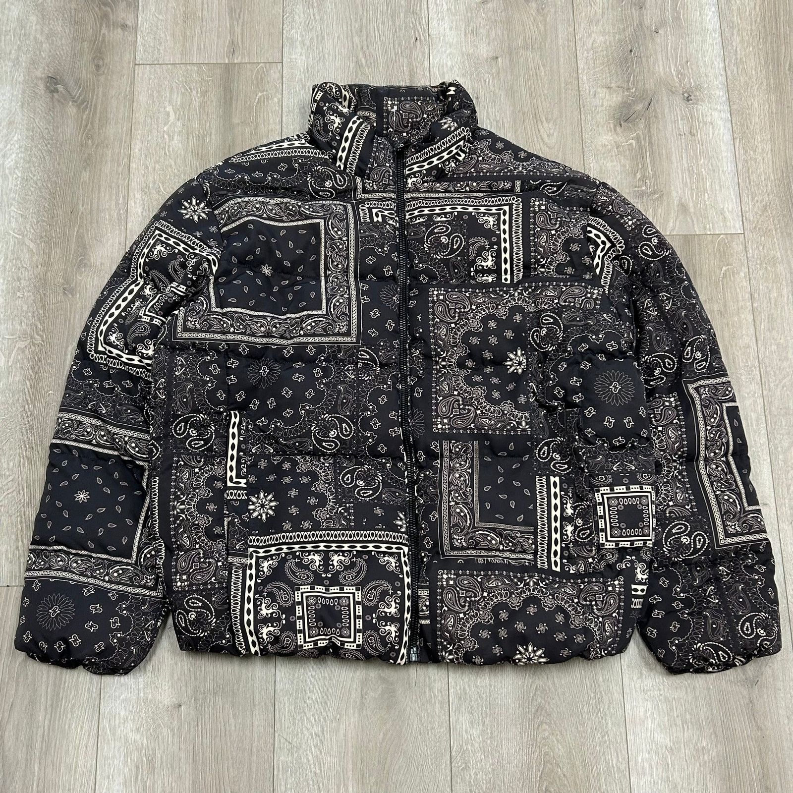 The North Face maison article puffer jacket bandana black white size Large Size US L / EU 52-54 / 3 - 1 Thumbnail