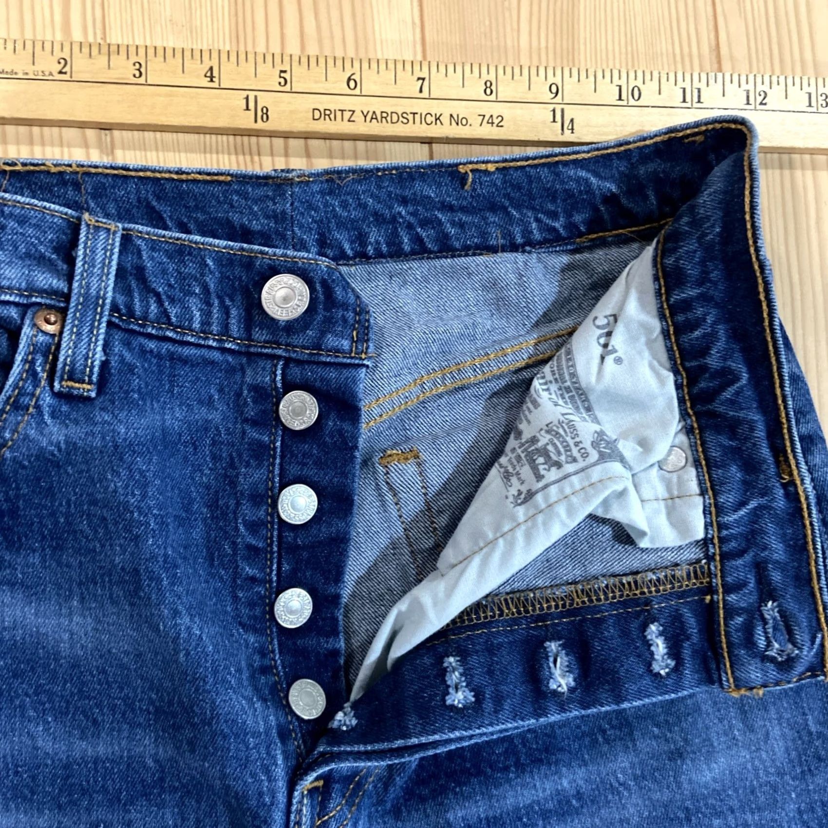 Levi's VINTAGE Levis 501 Jeans Mens 28x32 Blue Original Straight Button Fly Stretch Denim Pants Size US 28 / EU 44 - 5 Thumbnail