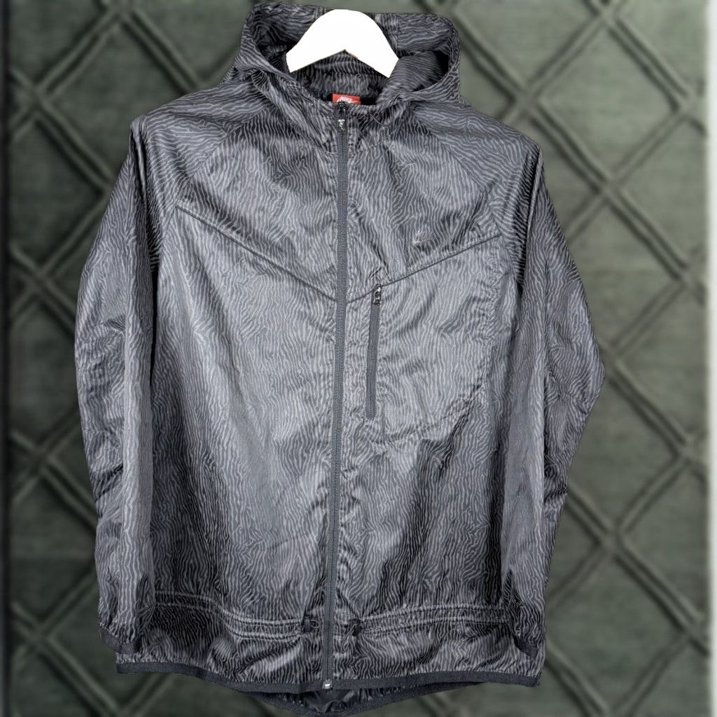 Nike Nike Windrunner Jacket Women's XL Black Zebra Print Reflective Lightweight Windbreaker Reflective Zip Hooded Activewear Niko? Size XL / US 12-14 / IT 48-50 - 1 Thumbnail