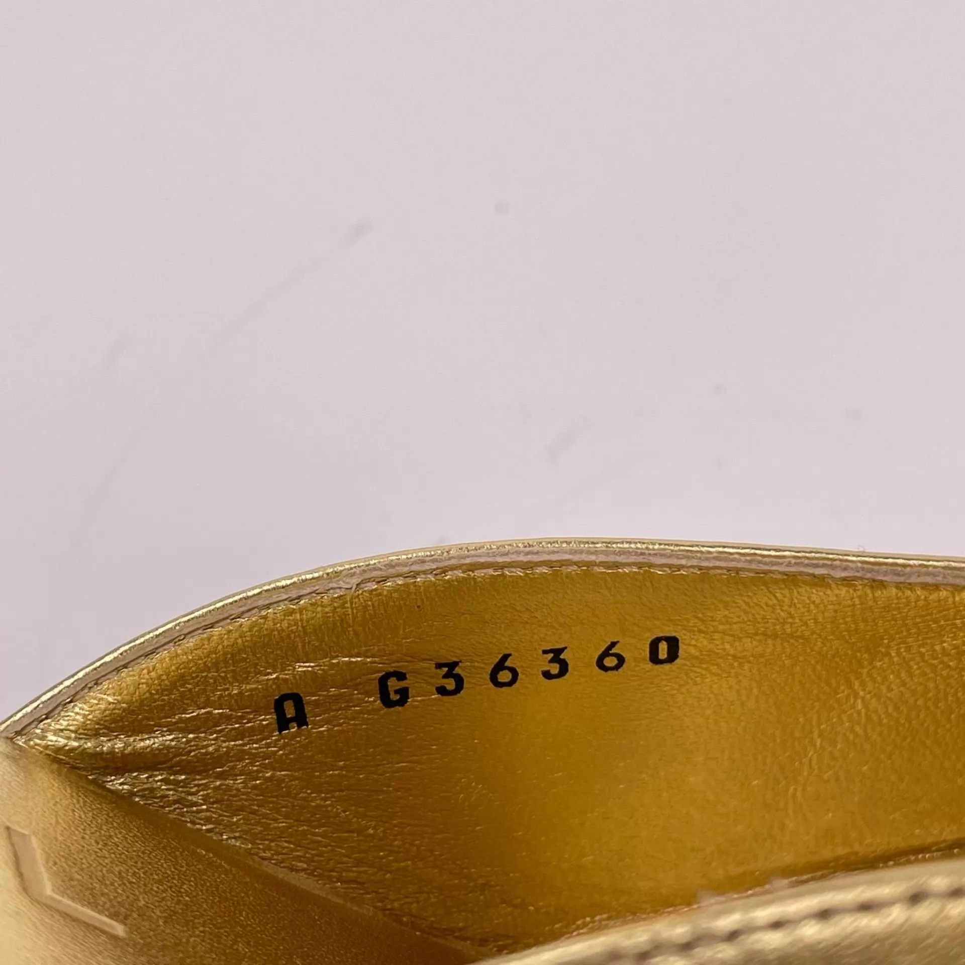 Chanel Chanel Gold & Black Colorblock Heels Size 36 Size US 5.5 / IT 35.5 - 7 Thumbnail