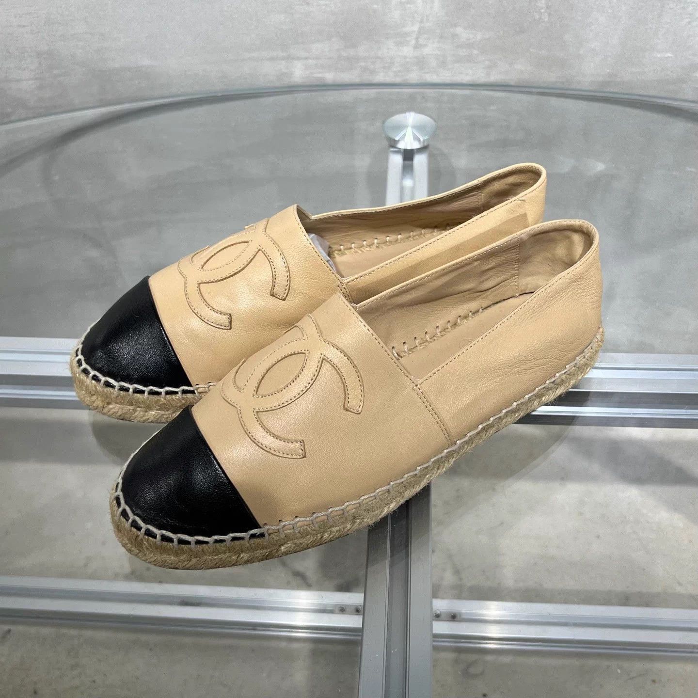 Chanel Chanel beige deck shoes 38 EU Size US 7 / IT 37 - 2 Thumbnail