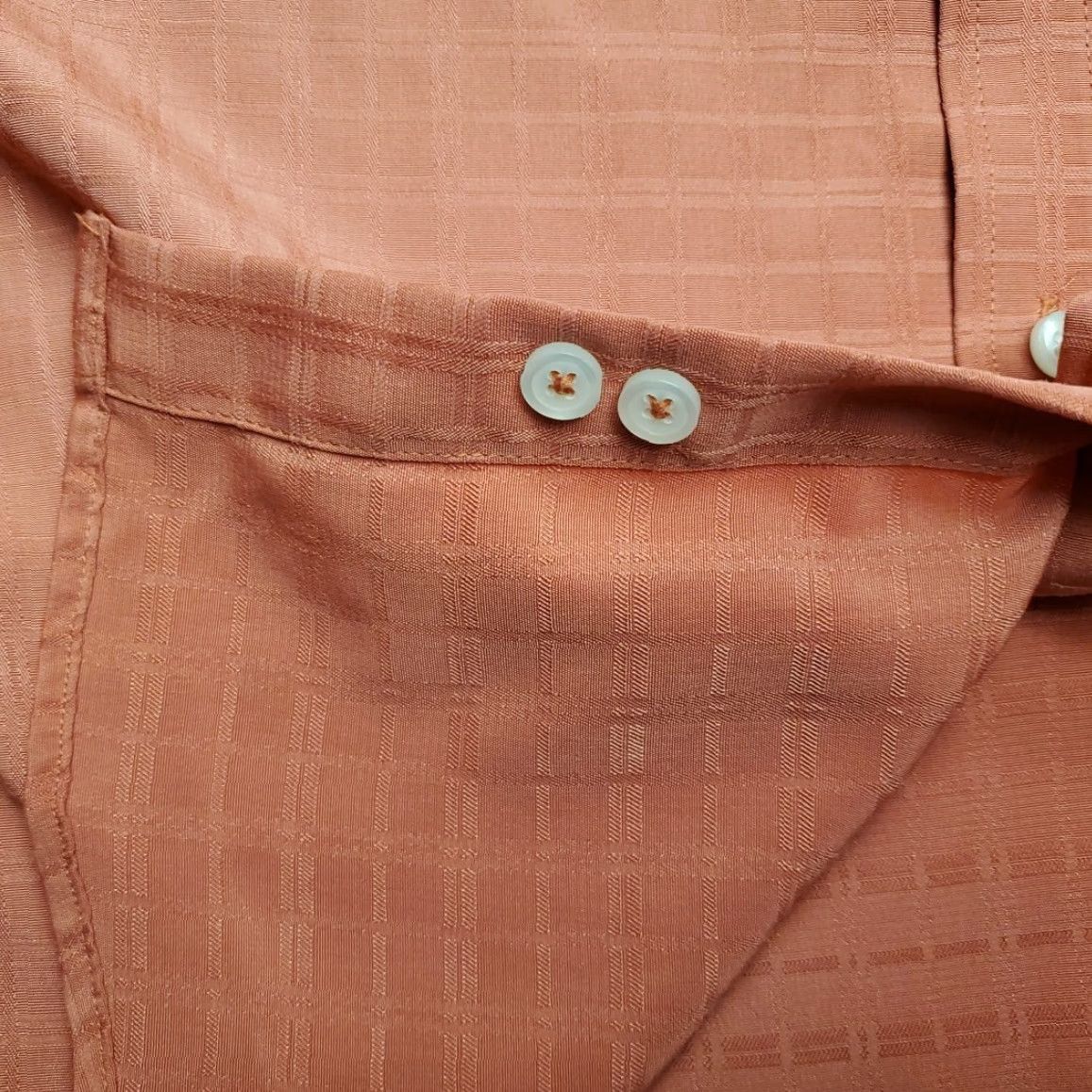 Croft & Barrow Croft Barrow Easy Care Shirt Mens XL Salmon Textured Check Short Sleeve Shirt Size US XL / EU 56 / 4 - 6 Thumbnail