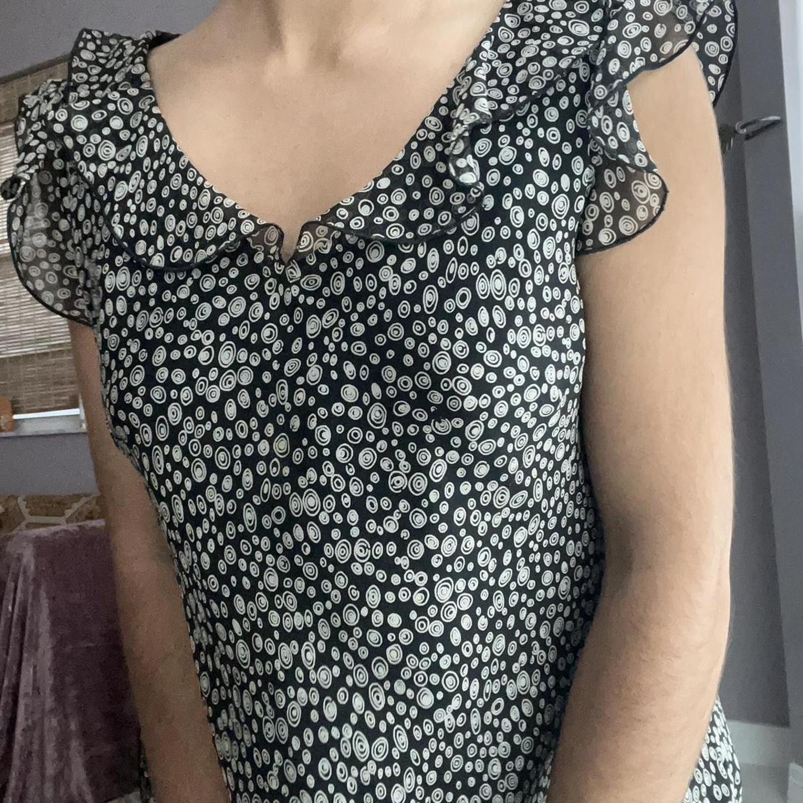 Other Floral midi dress with ruffle sleeves and V-neckline Size L / US 10 / IT 46 - 8 Thumbnail